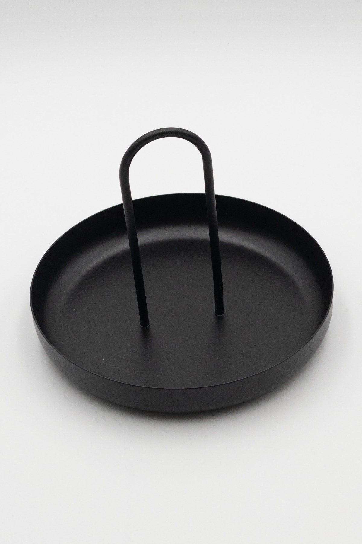 Makeup Organizer Black Metal Keychain Bathroom Organizer Decorative Plate and Bowl Snack Holder