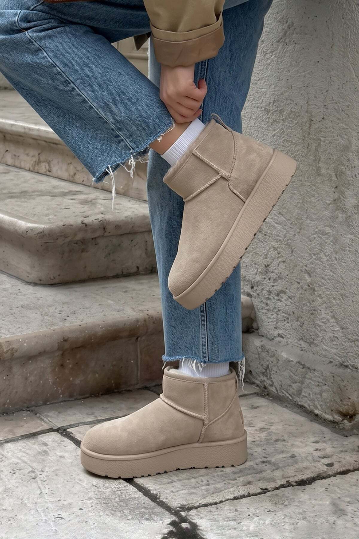 Fulla Moda İçi Kürklü Kalın Taban Kısa Süet Bot