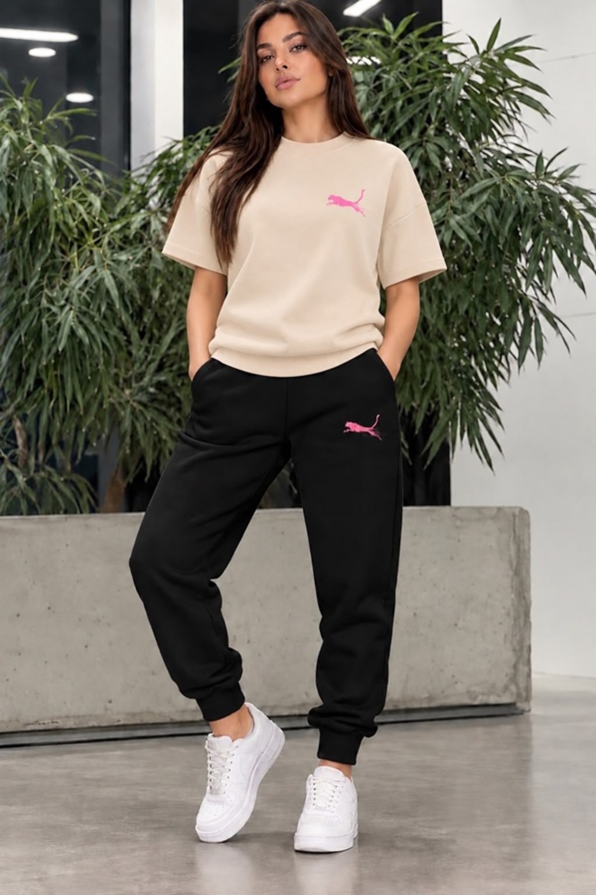 OKL TEKSTIL PANTER ROZE UNISEKS majica sa printom I TRENERKA Oversize Premium...