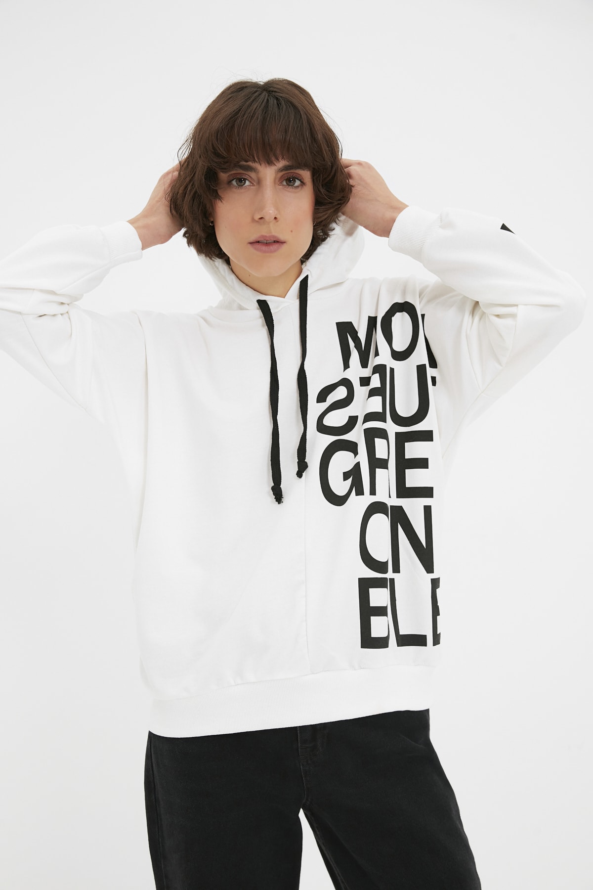 Trendyol Collection Sweatshirt Ecru Regular Fit Fast ausverkauft