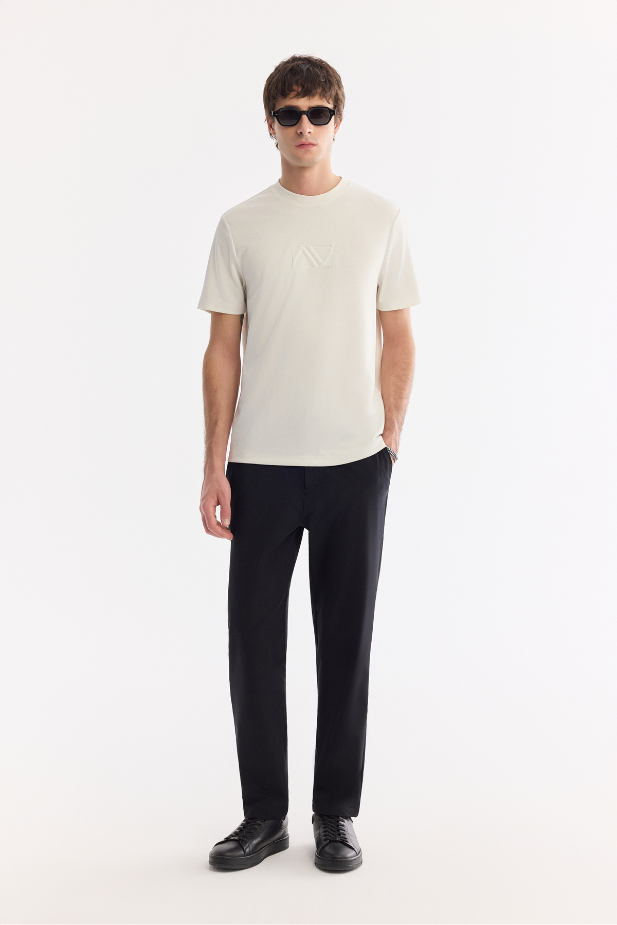 شلوار کتان مردانه مشکی با کش کناری و پارچه تکنیکال ضد چروک مدل Slim Fit A61Y3077