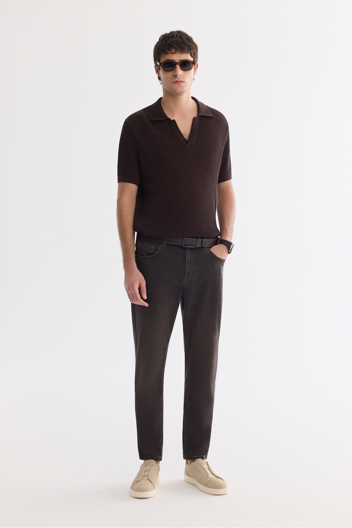 شلوار جین مردانه قهوه‌ای کهنه‌شده یقه‌دار کتان الاستن مدل Madrid Comfort Slim Fit A61Y3511