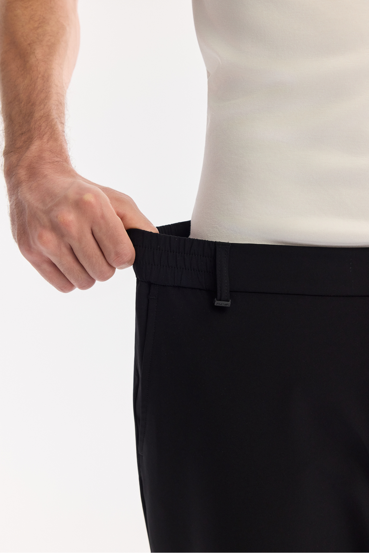 شلوار کتان مردانه مشکی با کش کناری و پارچه تکنیکال ضد چروک مدل Slim Fit A61Y3077