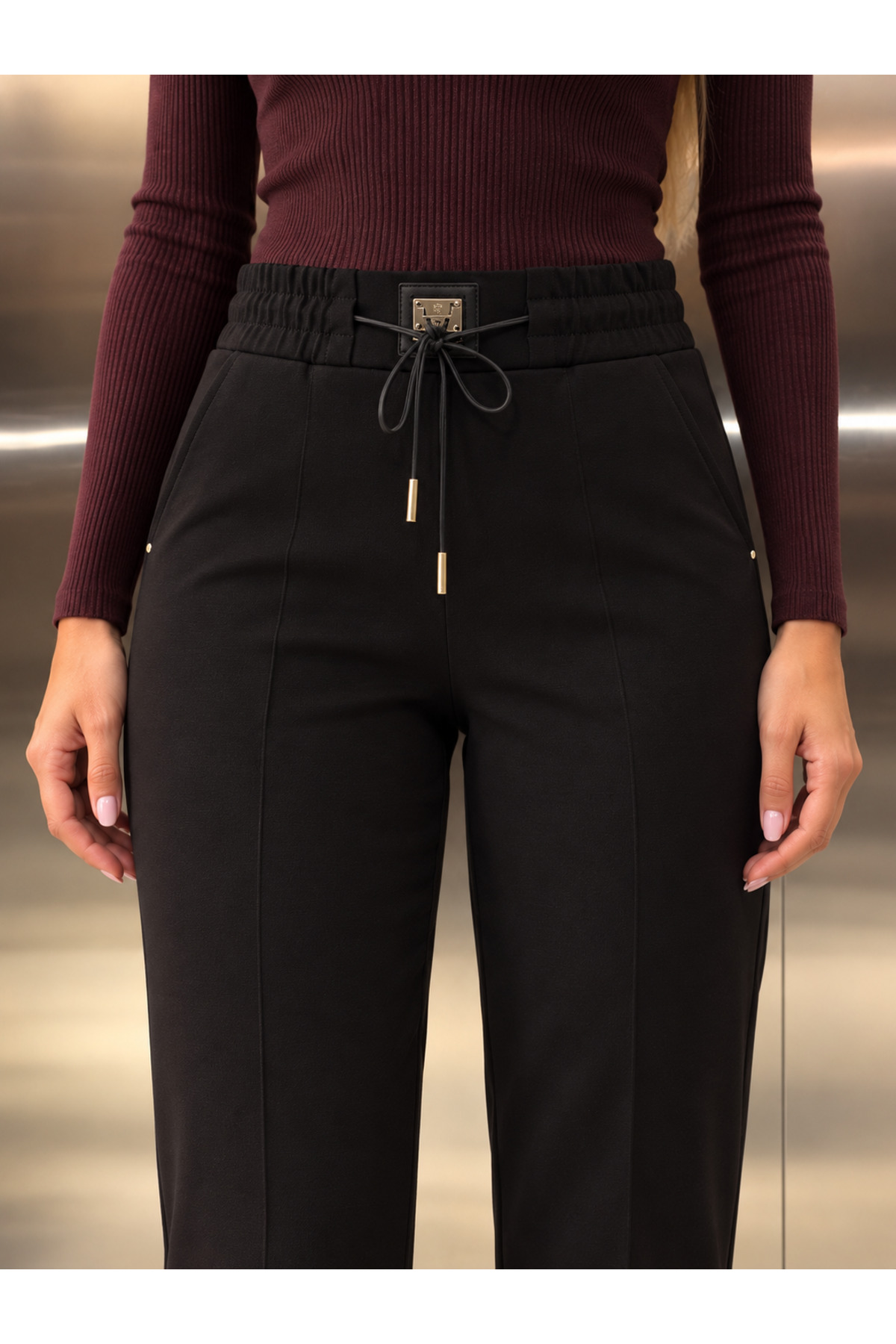 Beli Lastikli Metal Aksesuar Detaylı Pantolon - Görsel 4