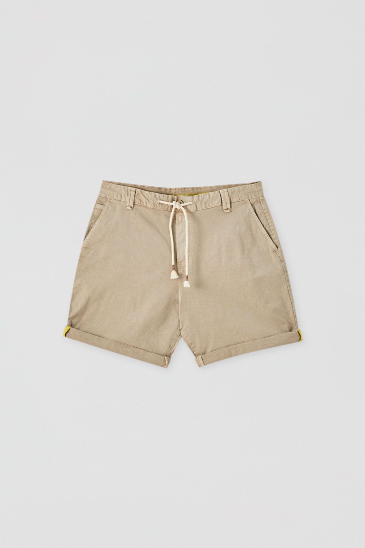 Pull Bear Erkek Bej Kumas Boyali Basic Bermuda 05690504 Trendyol