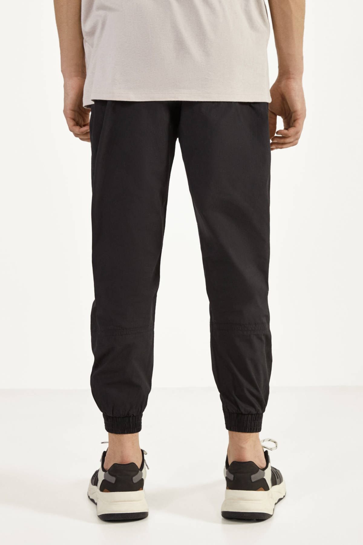 Bershka Erkek Siyah Poplin Jogging Fit Pantolon 00341335 Trendyol