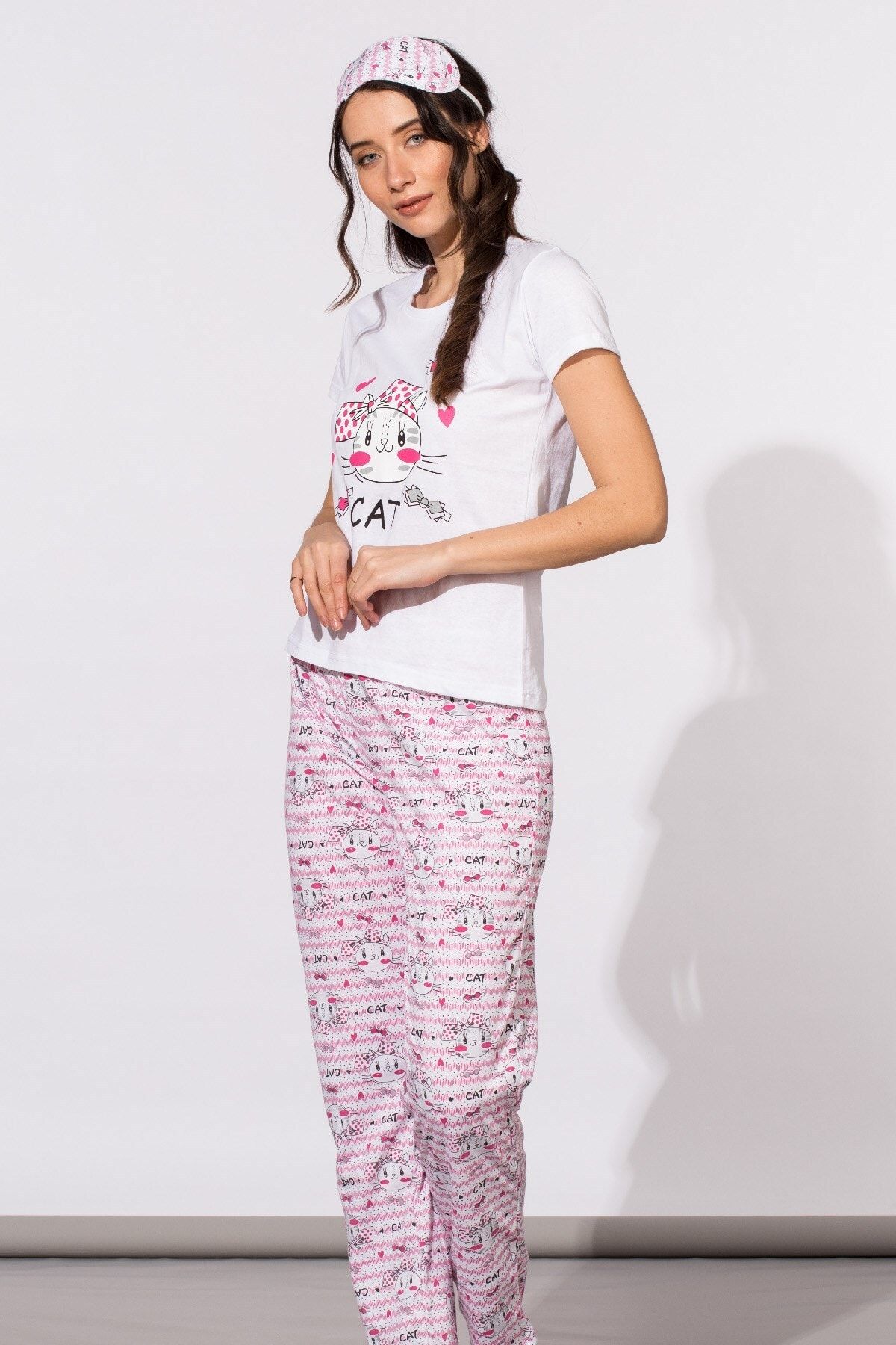 Barrels And Oil Kadin Cat Beyaz Kedi Baskili Pijama Takimi 876 20y001 86 Trendyol