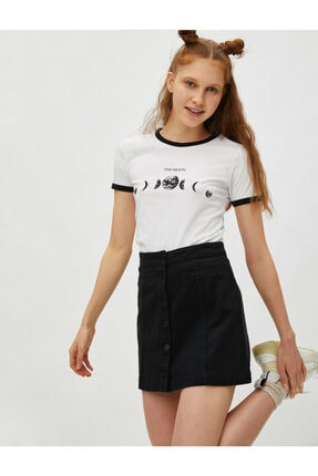 Koton Kadın Ekru Kısa Kollu Bisiklet Yaka Baskılı Pamuklu Şerit Detaylı T-Shirt