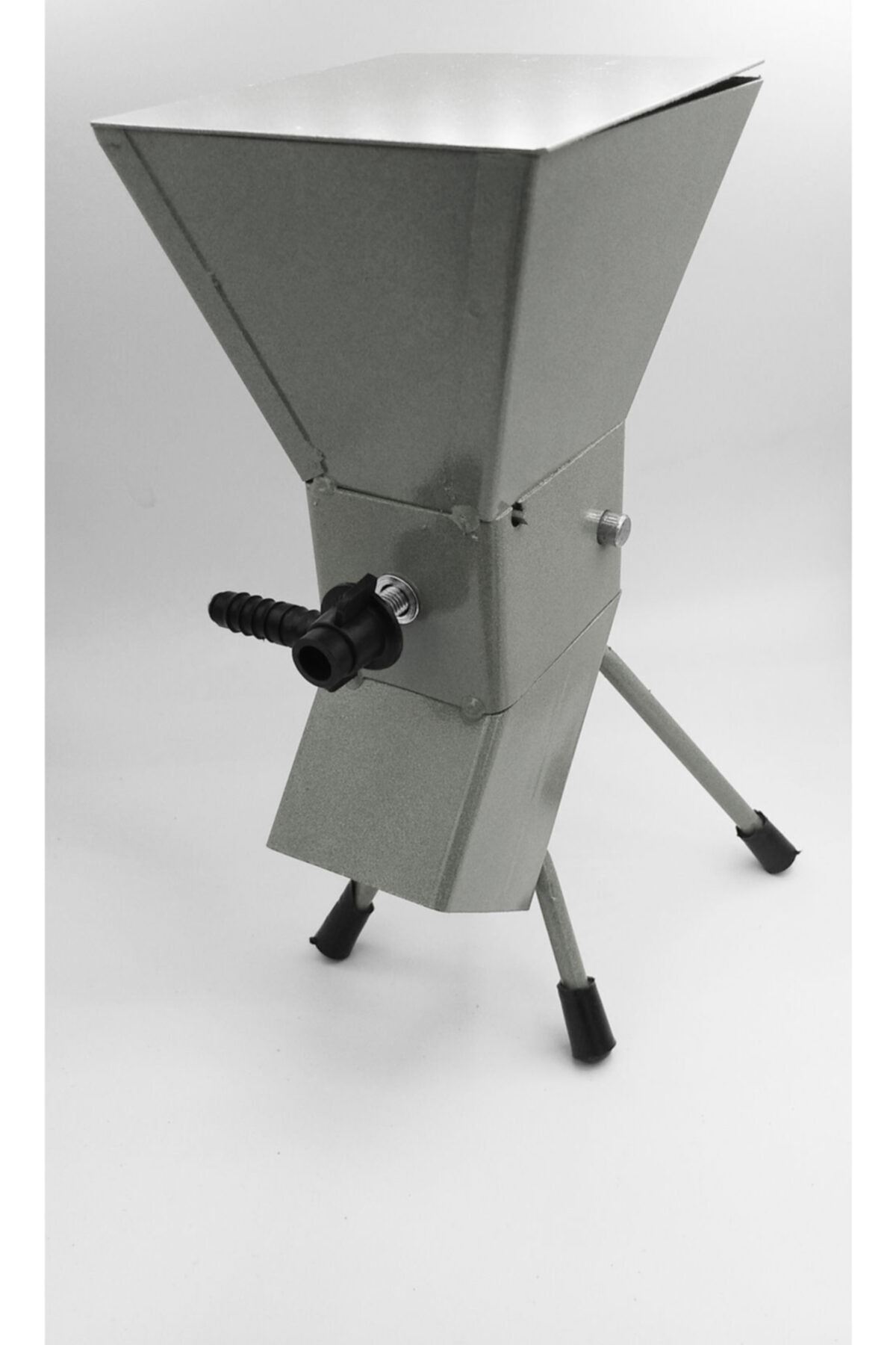 Walnut Nut Crushing Machine Hand Turn Sleeves Full Metal Body with Standing Cover