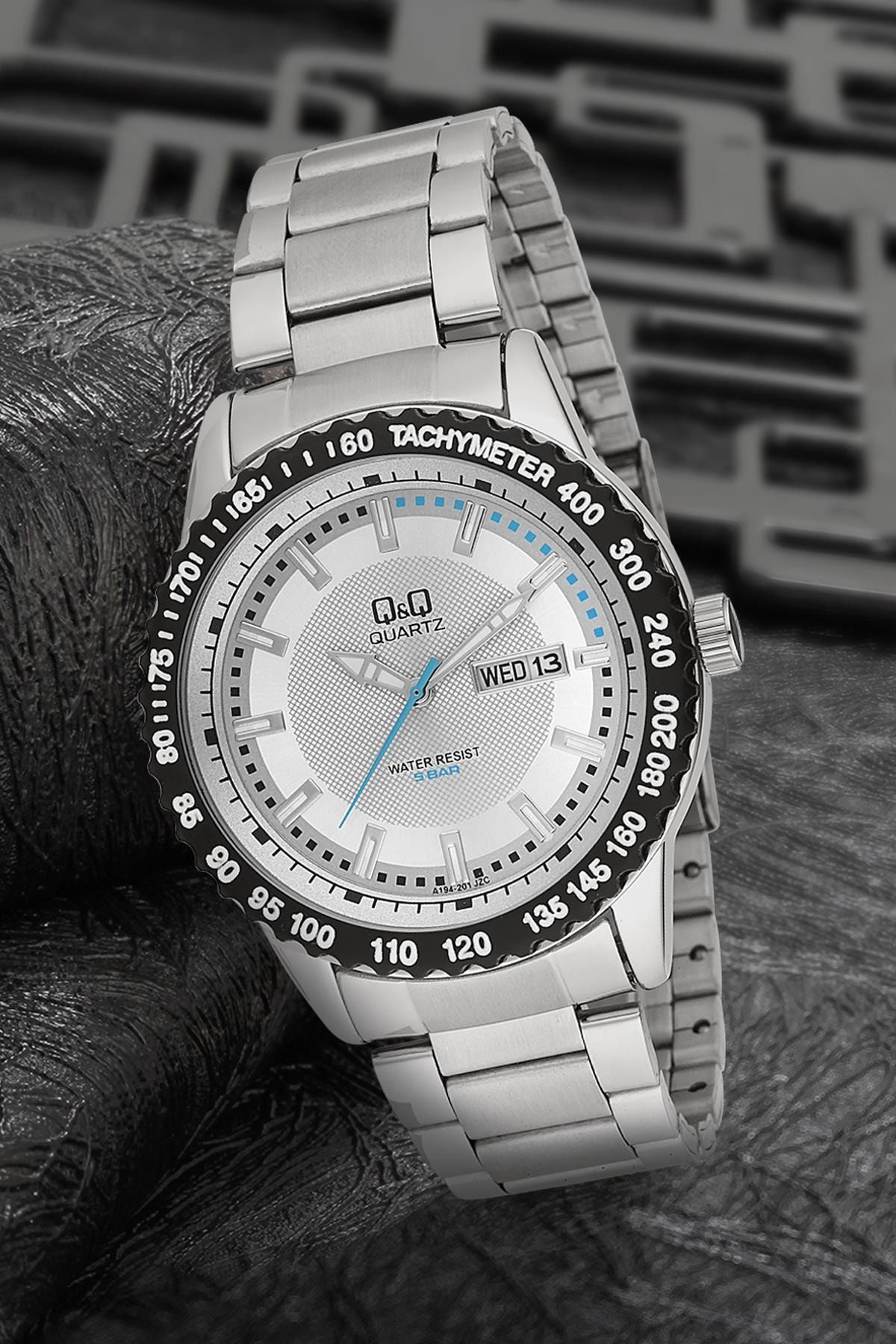 Q&Q-Men's Wristwatch 3F122 1