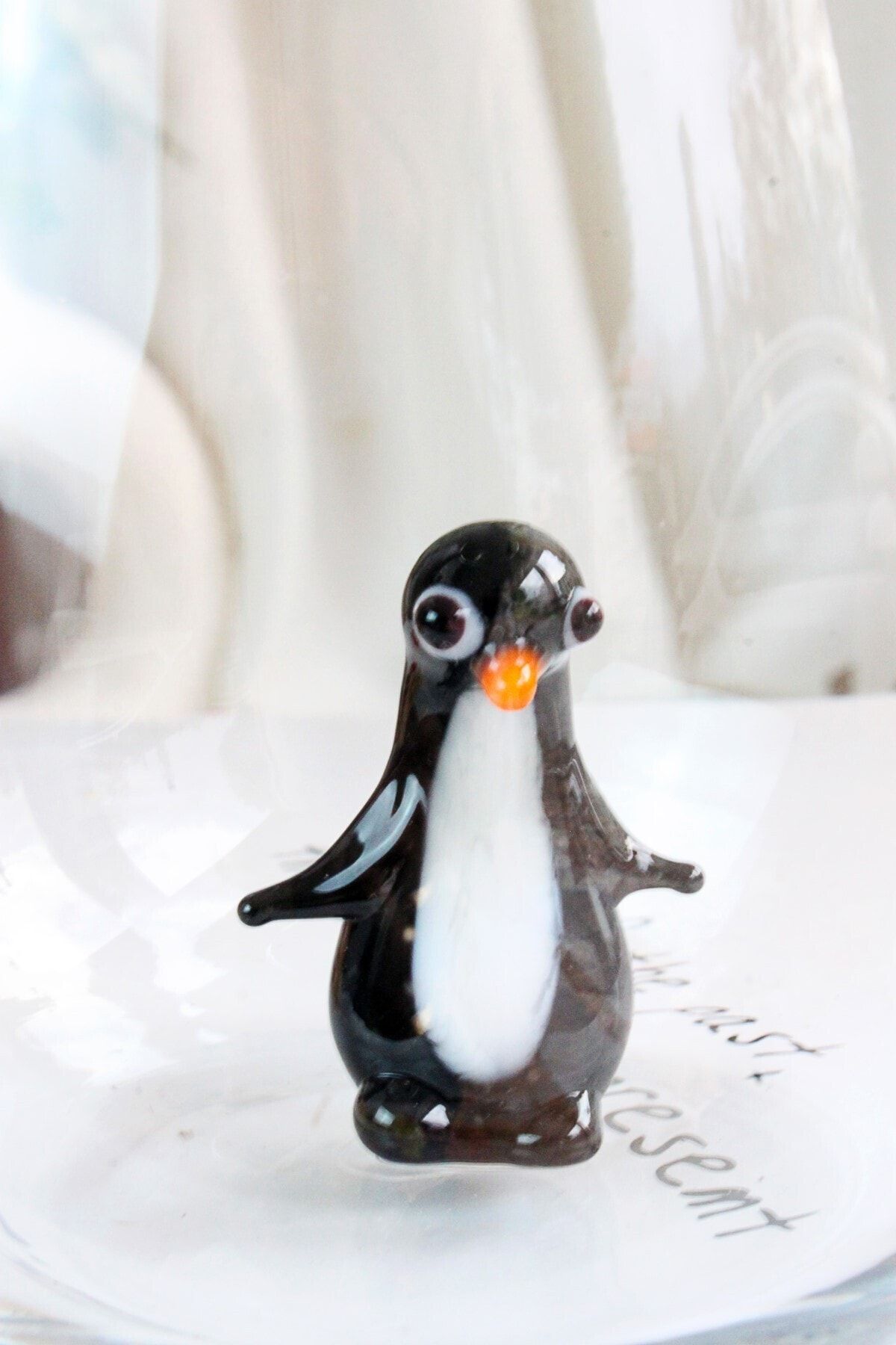 ADAMODART-Set of 2 Water Glasses with Penguin Figure 3