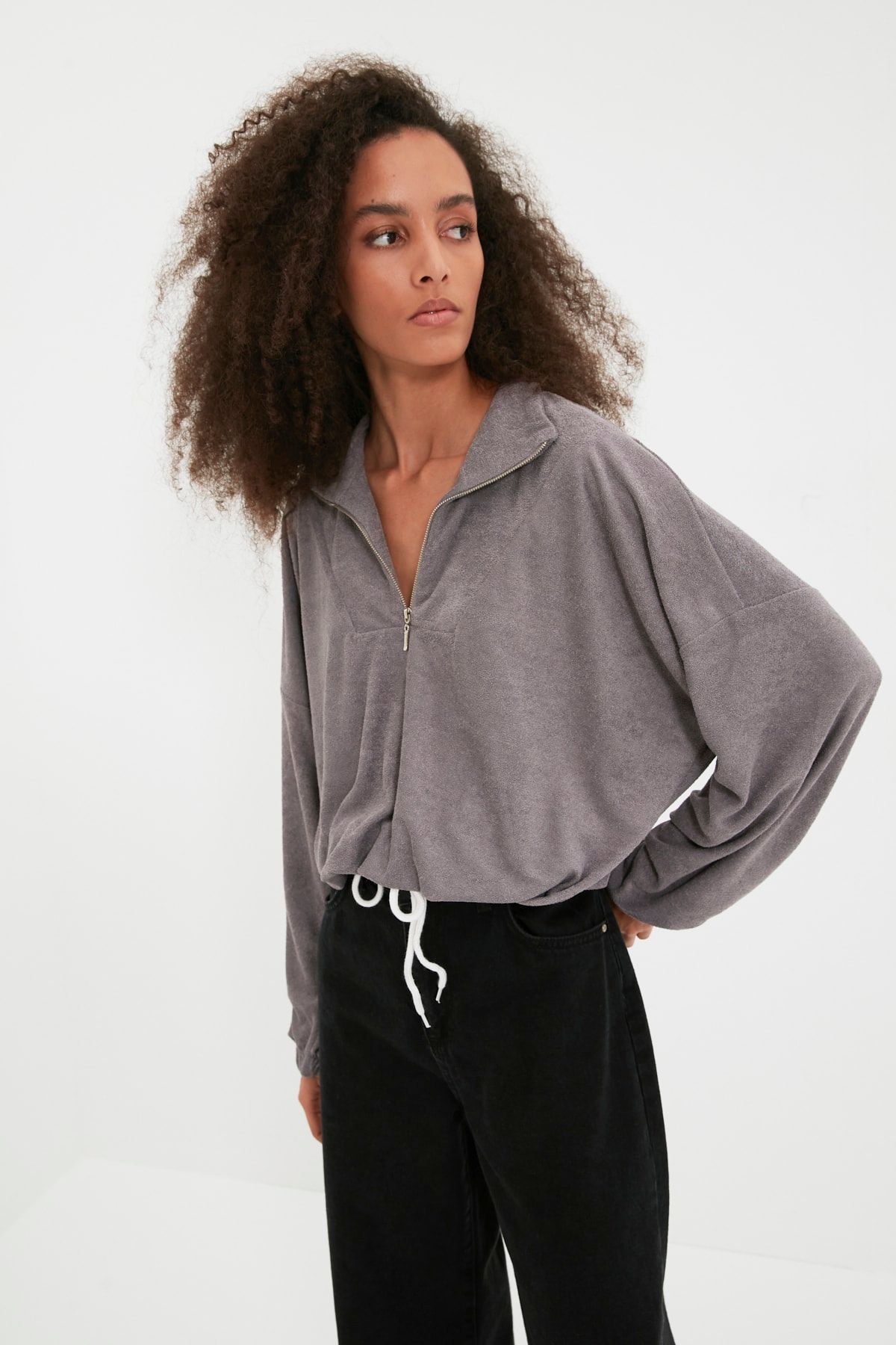 Trendyol Collection Sweatshirt Grau Relaxed Fit Fast ausverkauft