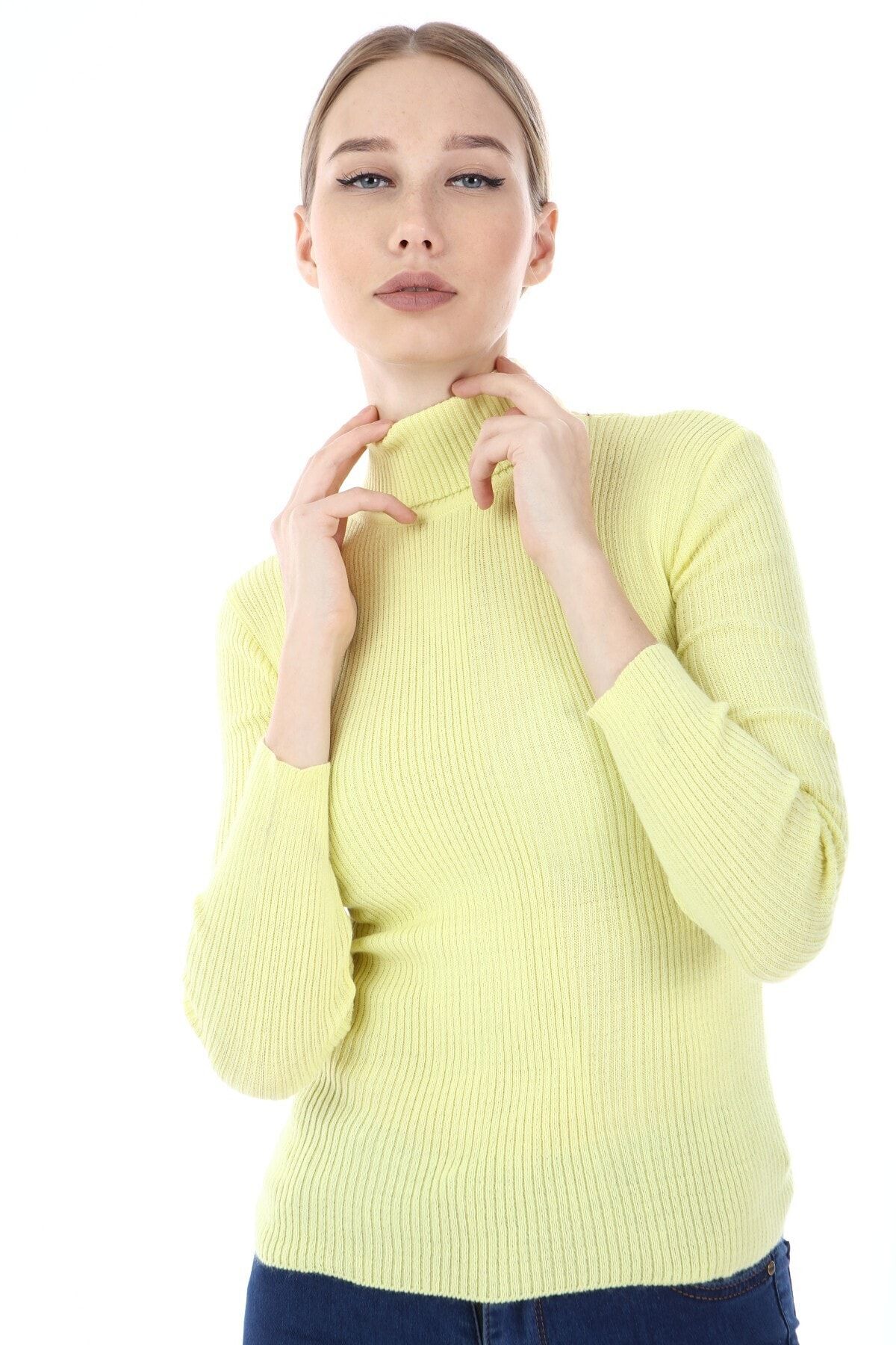 Light top yellow turtleneck