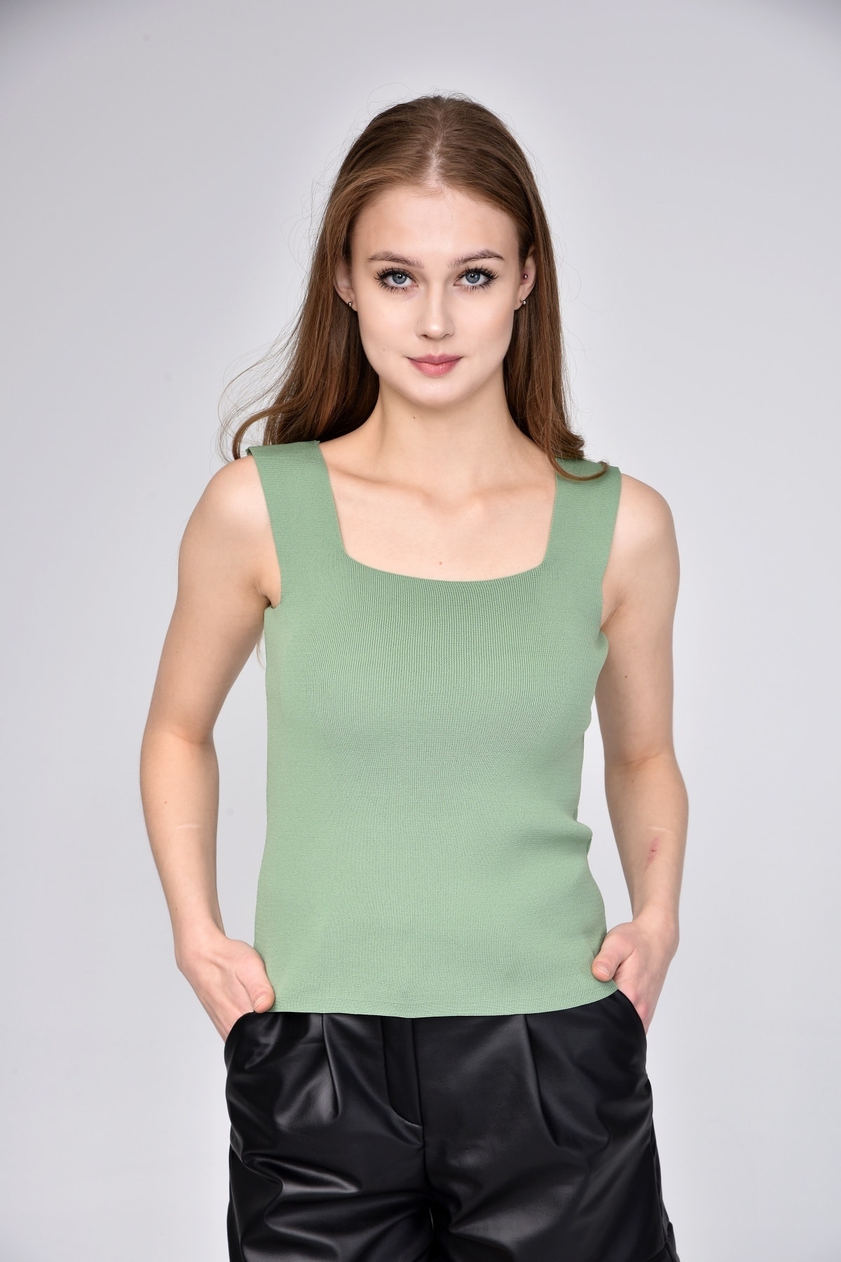 Kadın Mint Yeşili Kalın Askılı Kare Yaka Crop Bluz