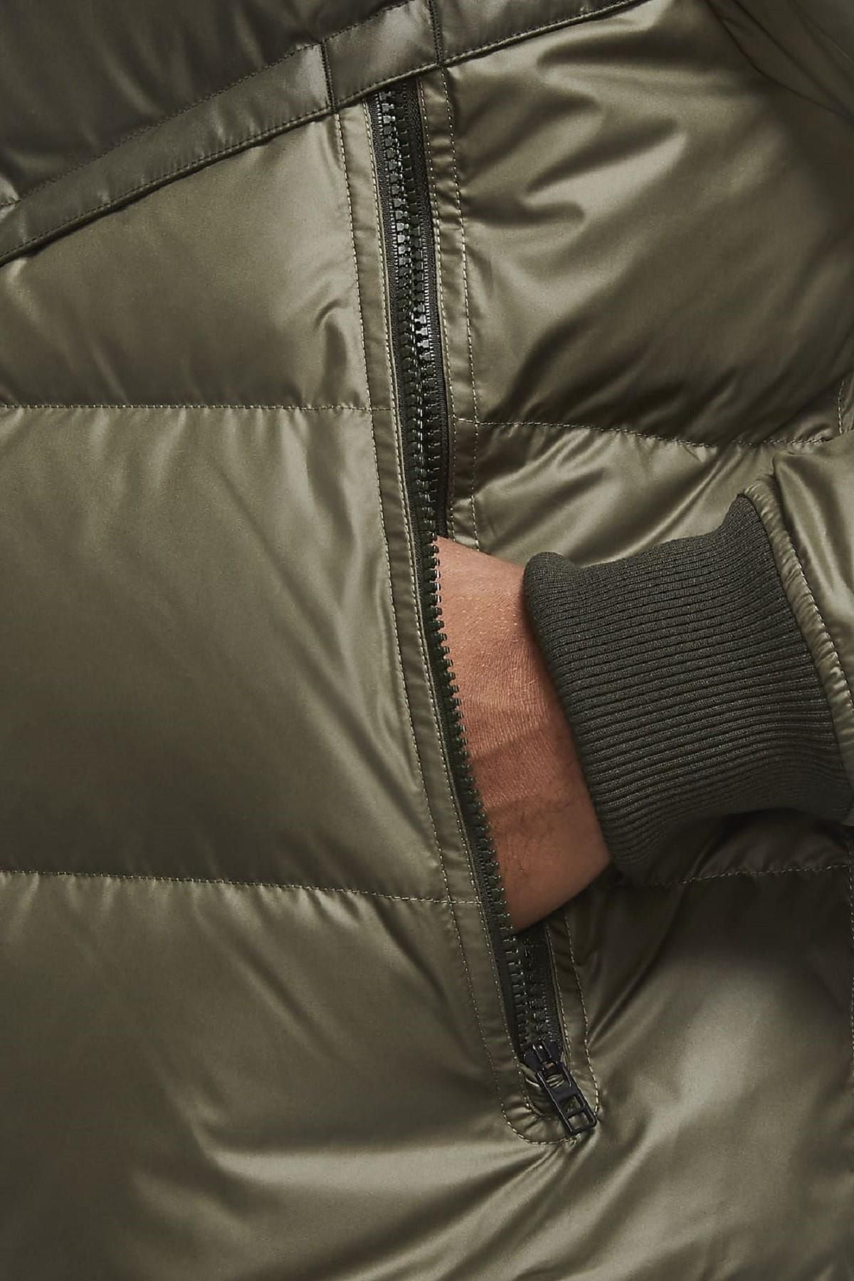 Nike sports 2025 windrunner down fill
