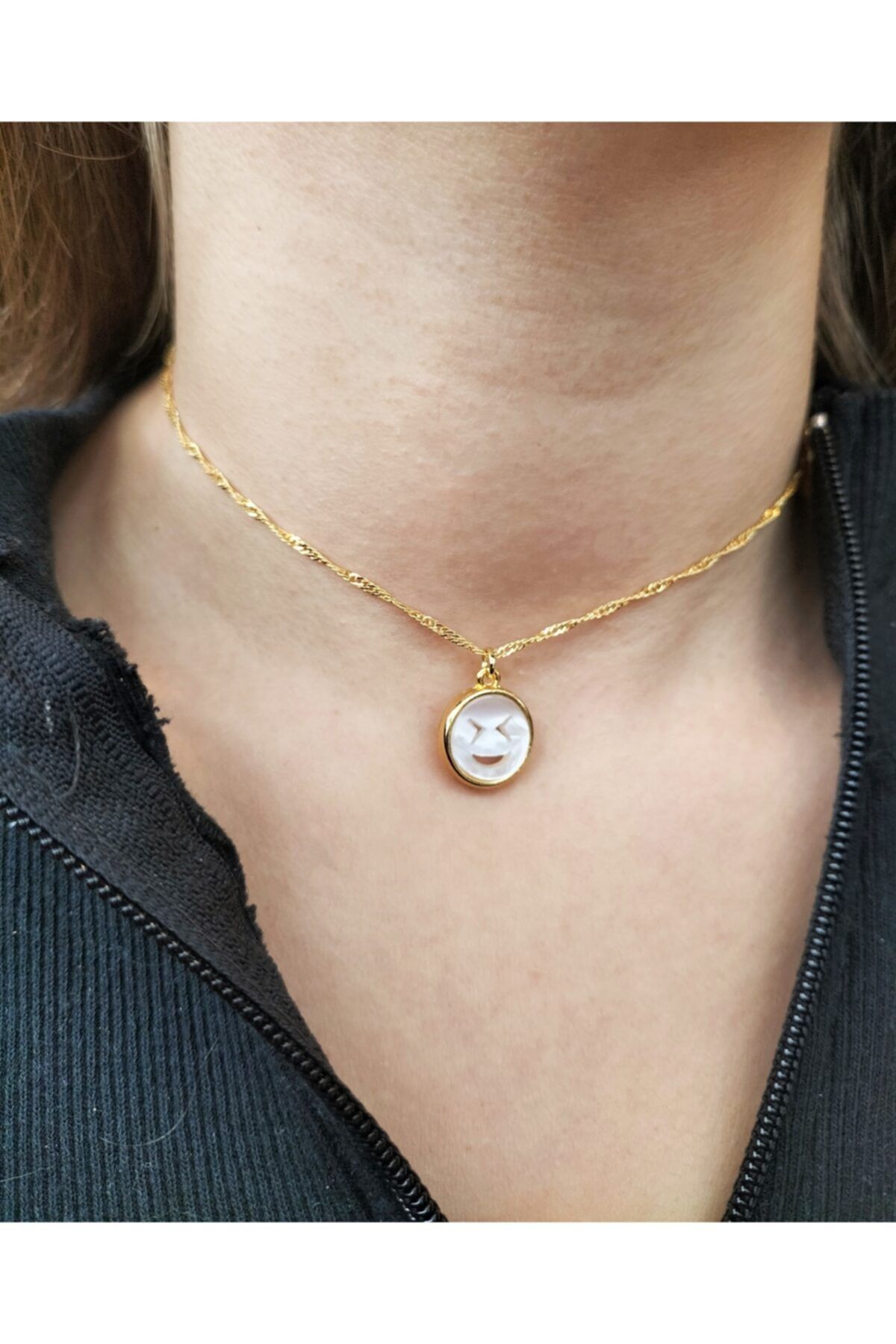 Smiley shop face choker