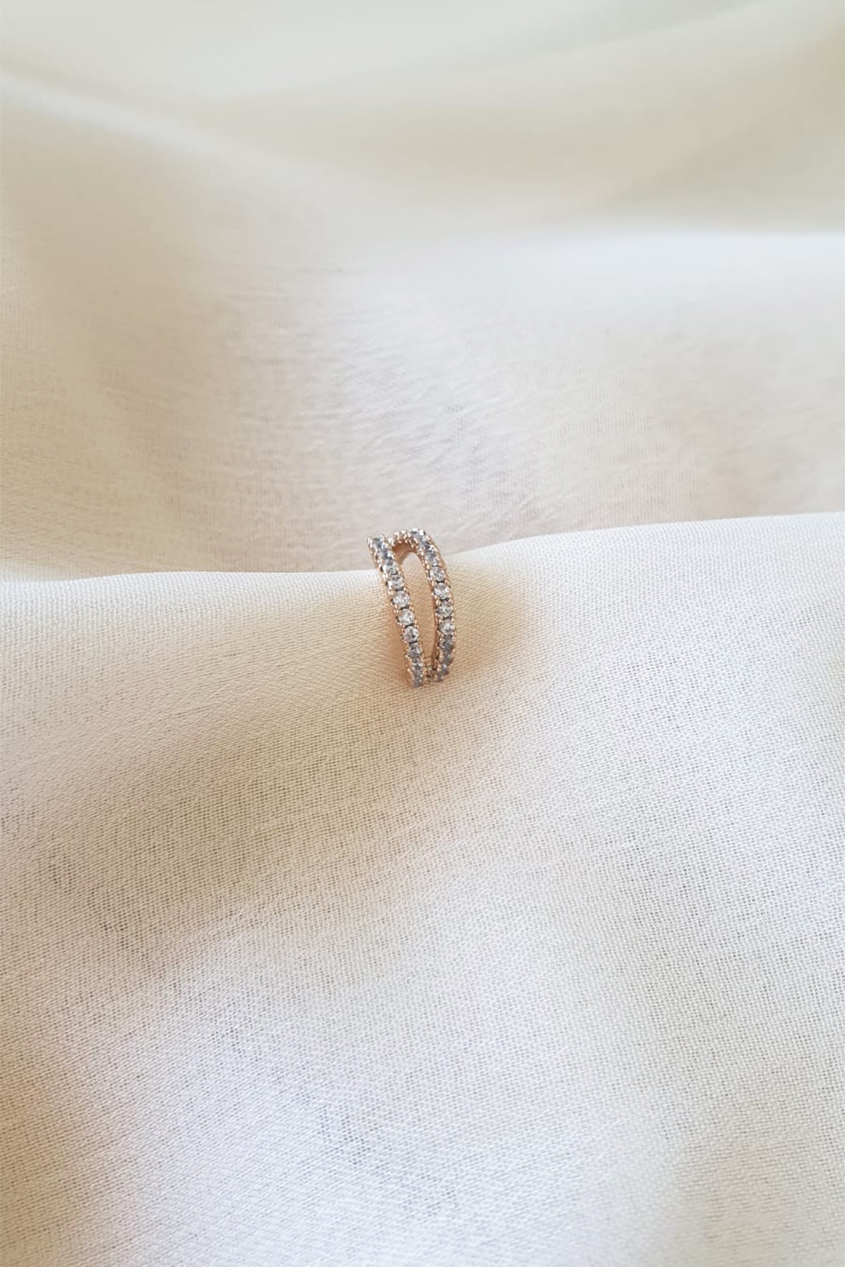 Dvided Iceout Altın Kaplama Sıkıştırmalı Kıkırdak Küpe 4