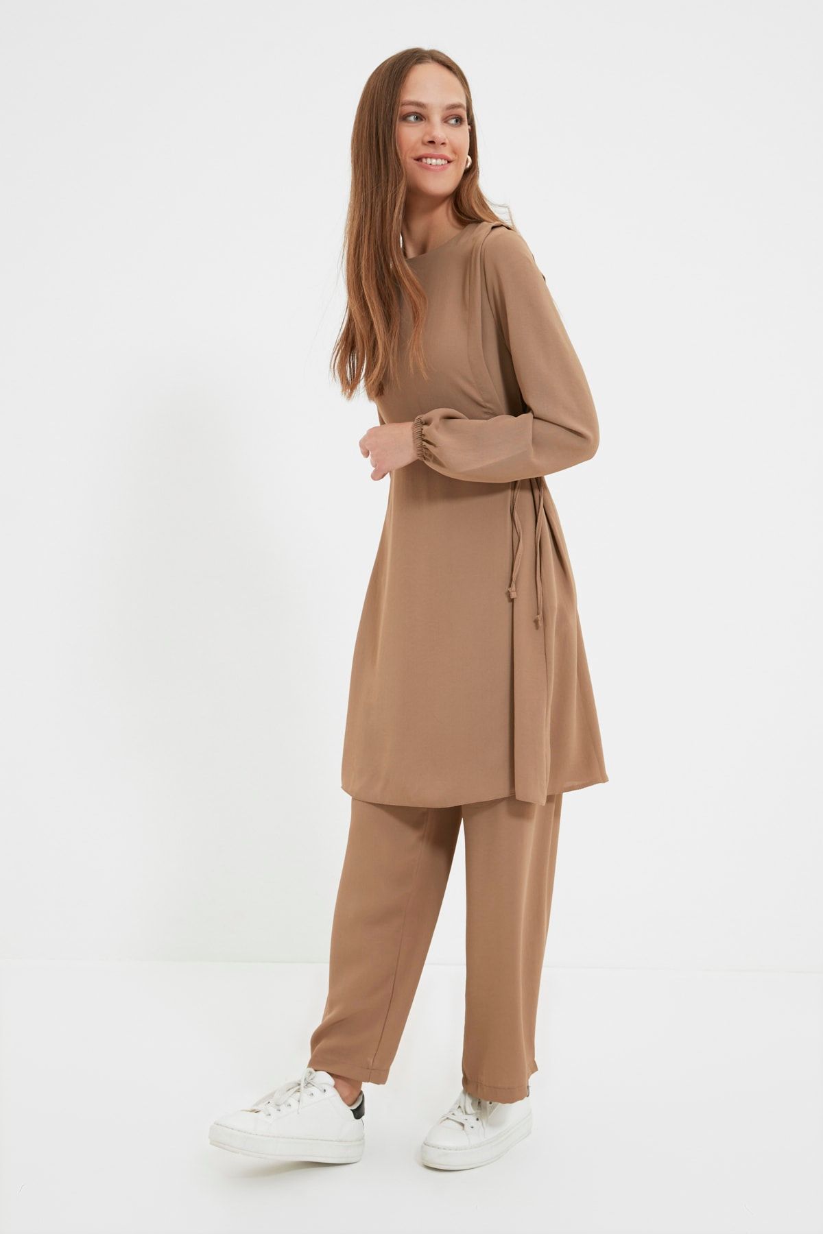 Trendyol Modest Camel Kuşgözü Bağlama Detaylı Aerobin Tunik-Pantolon Takım TCTAW22US0092 RN11133