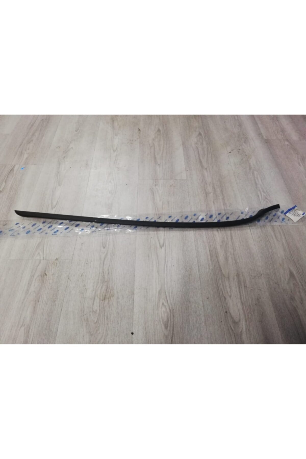 FOMOCO Fiesta 2009-2018 Orjinal Ön Cam Yan Çıtası Sağ