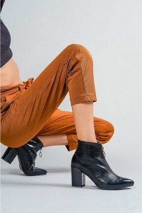 Fabriza Kadın Topuklu Bot Siyah Kırışık Rugan LVT-19401