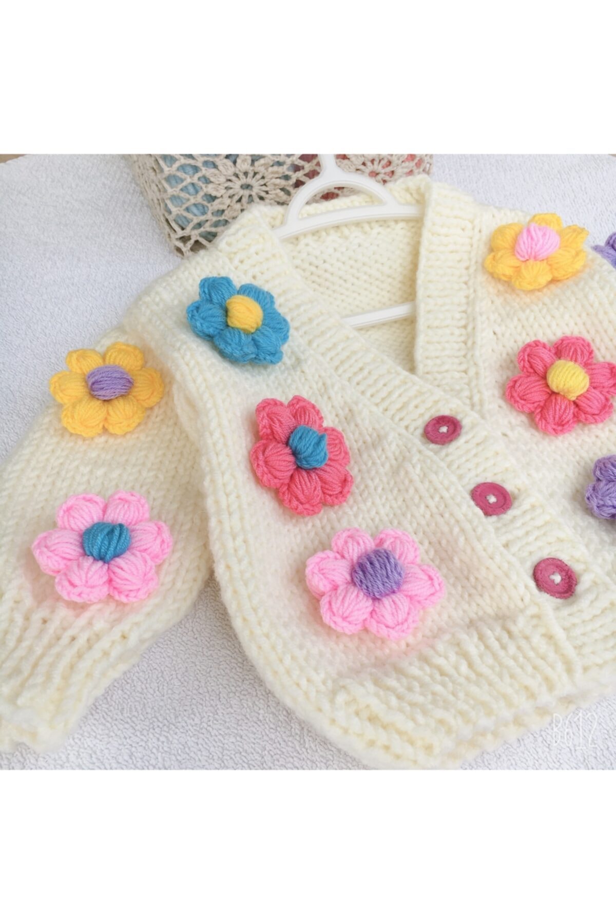 İzmirblanket El Örgüsü Çiçekli Crop Bebek Hırka fotoğrafı 2 (önizleme)