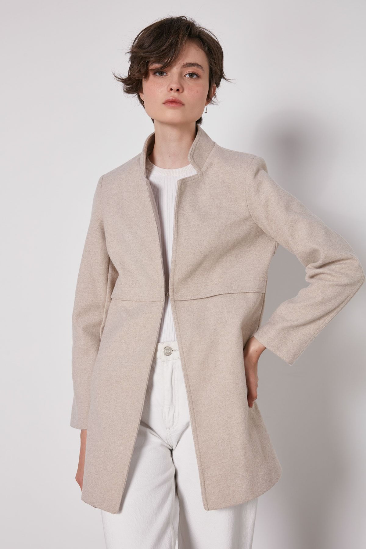 Vitrin Mantel Beige Zweireihig Fast ausverkauft