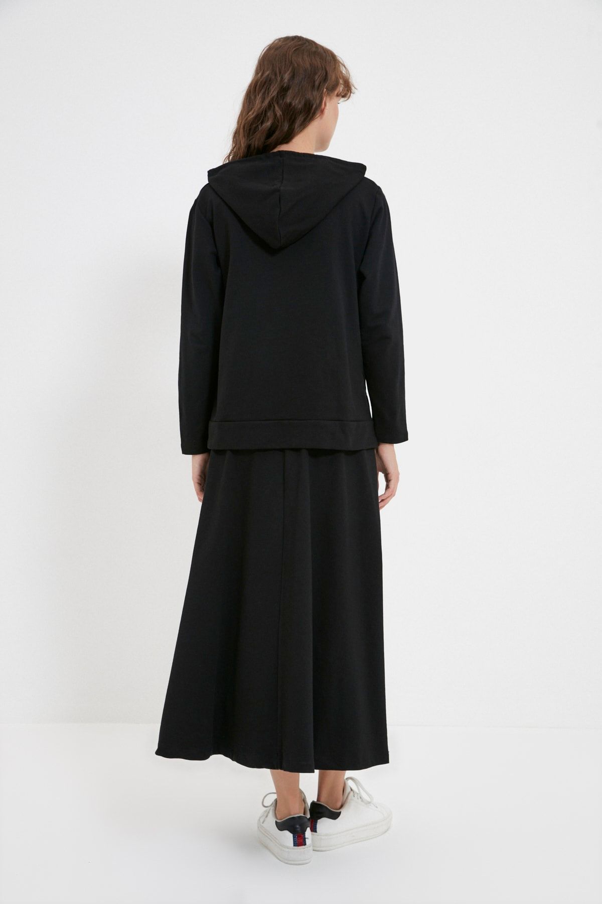 Trendyol Modest-Schwarzes Strickset mit Kapuzenpullover und Rock TCTAW22US0027 5