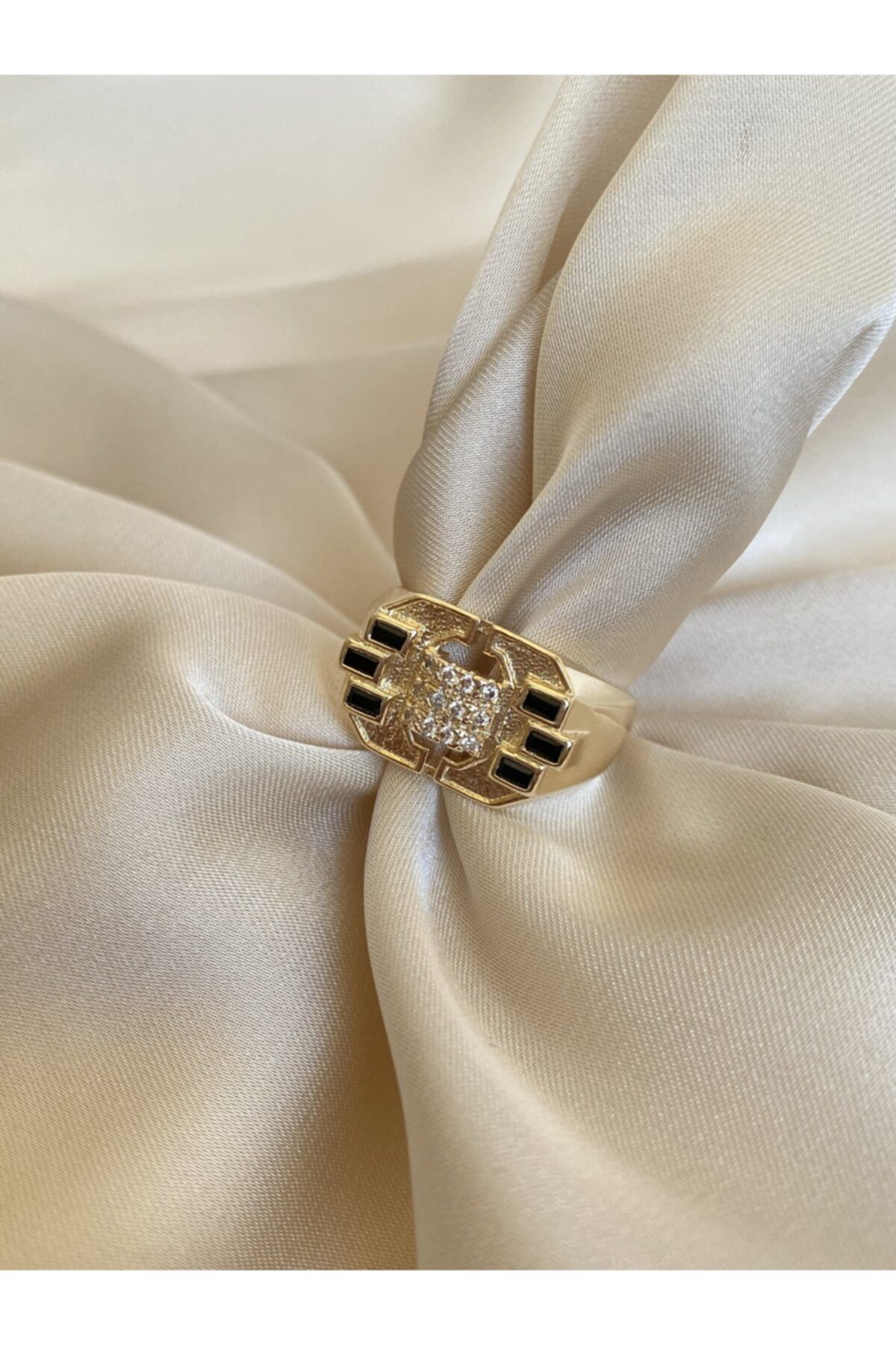 Black store baguette ring