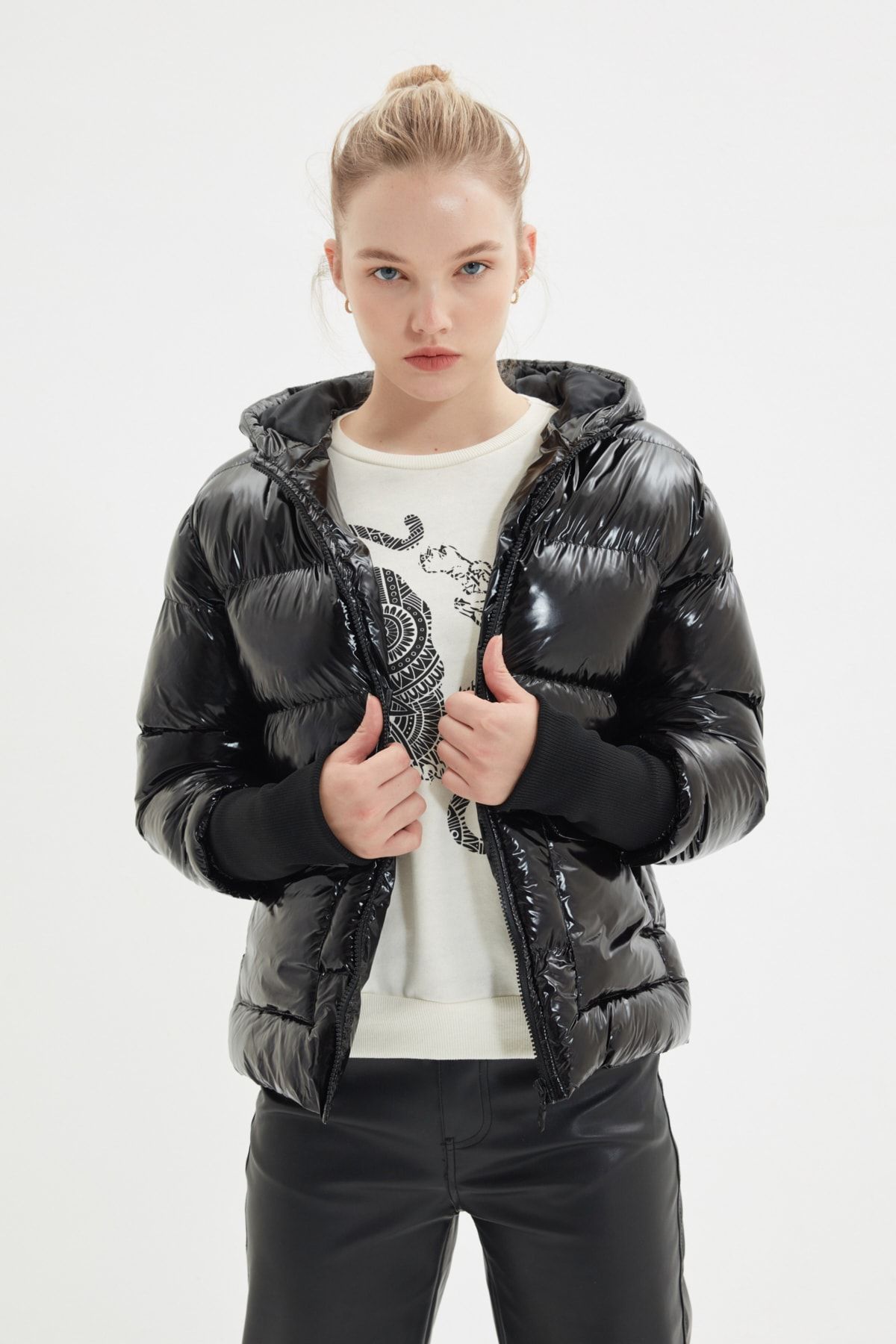 Trendyol Collection-Jachetă pufă lucioasă cu nervuri negre TWOAW20MO0014 6