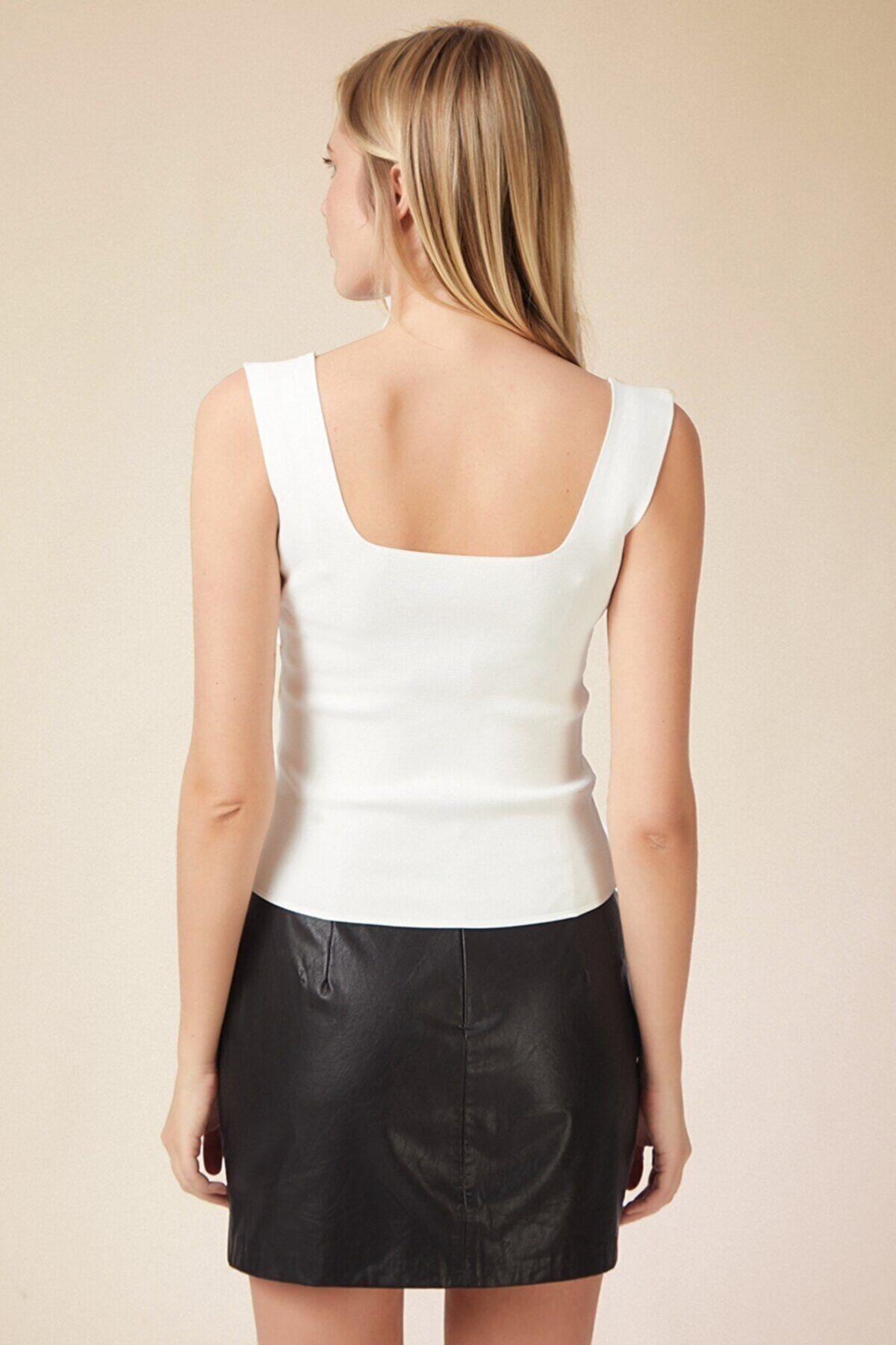 complete the look image