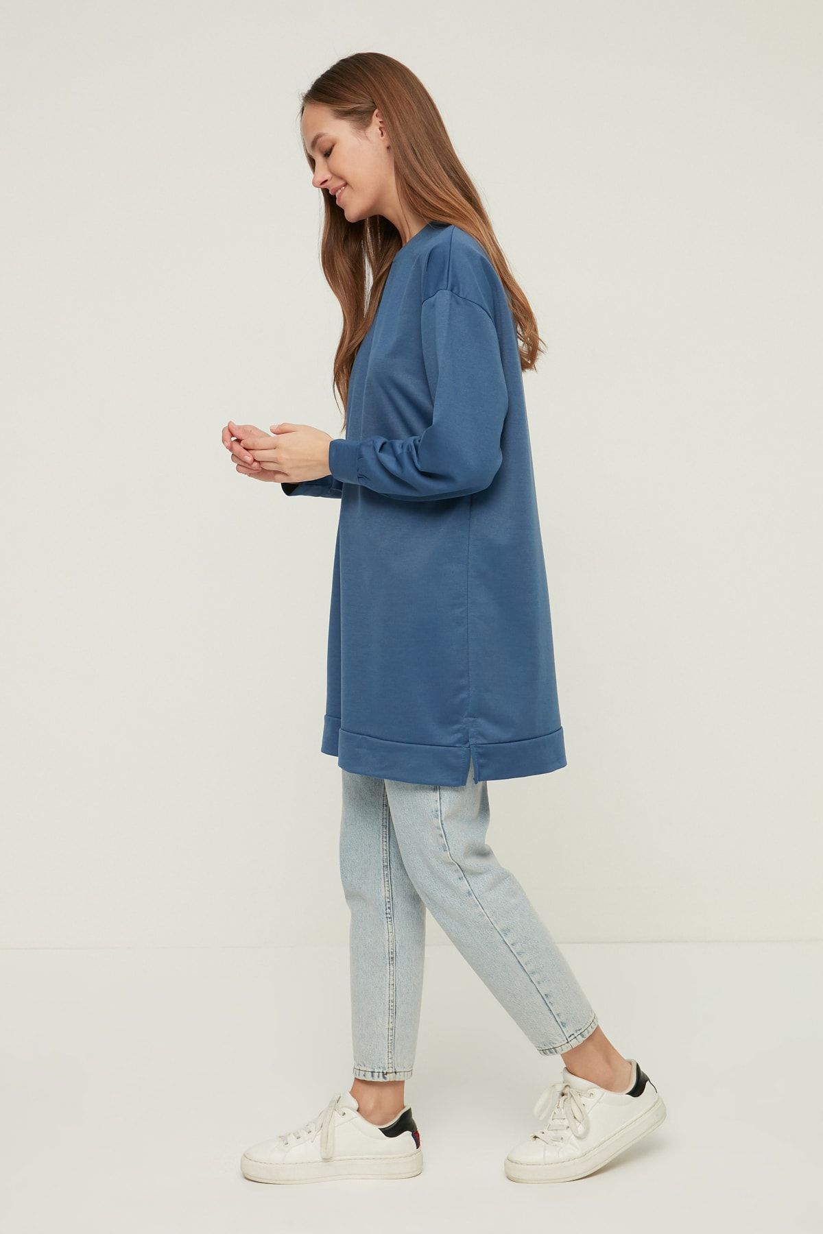 Trendyol Modest-Základní pletená mikina Indigo Crew Neck Deck Detailed TCTAW22TW0138 5