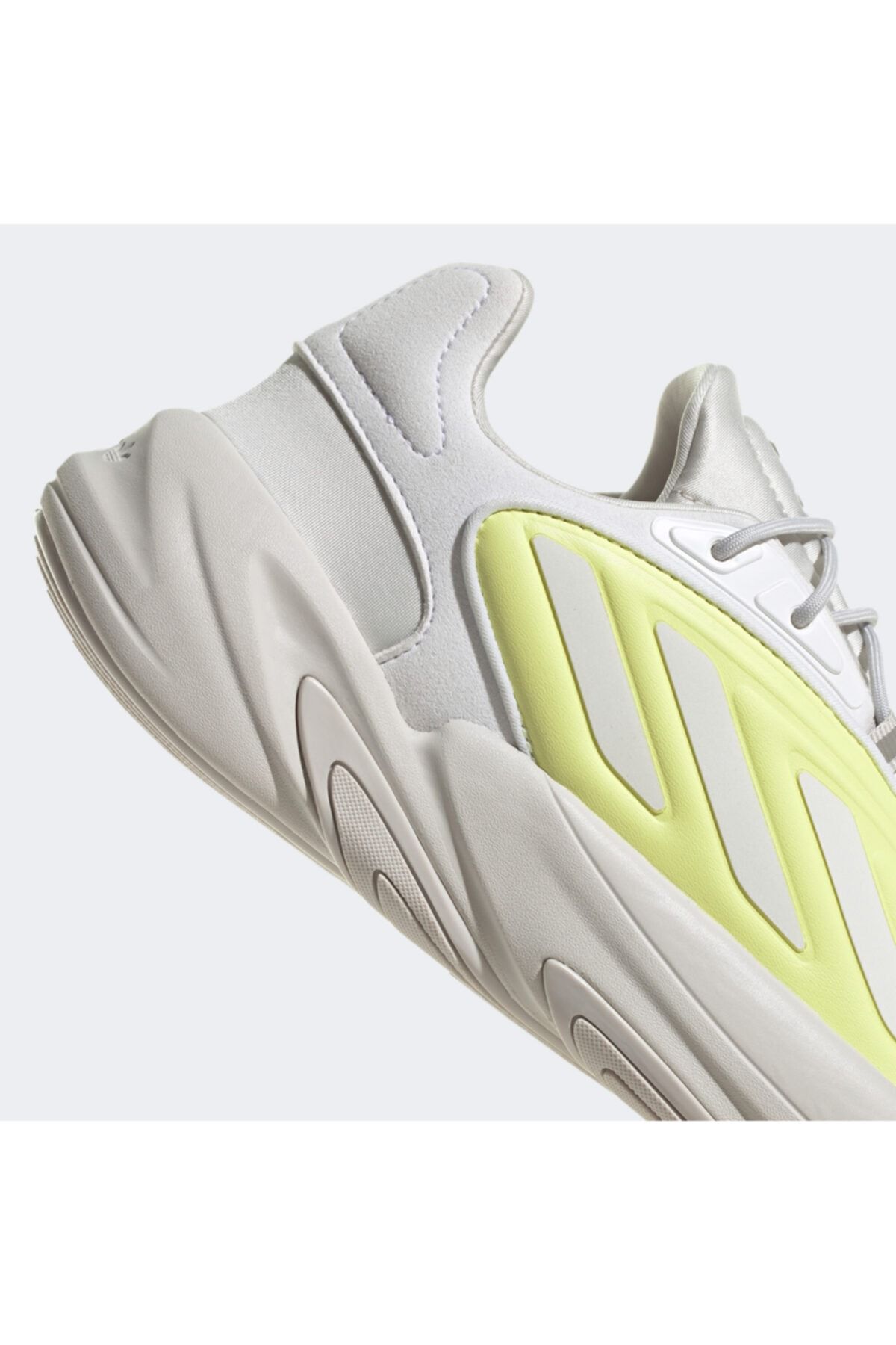 adidas Ozelia Men s White Sports Shoes Trendyol