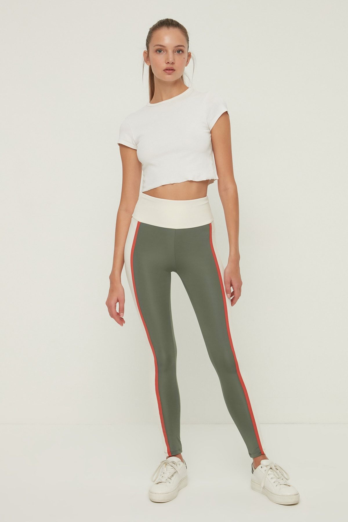 Trendyol Collection Sport-Leggings Khaki Mittlerer Bund Fast ausverkauft