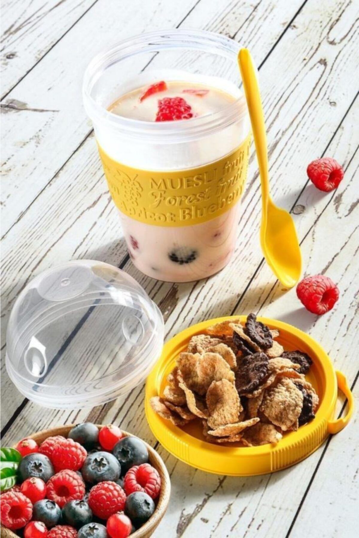 easyso-Fruit Compartment Yogurt Storage Container Yogurt Carrying Container 600 Ml with Spoon 2