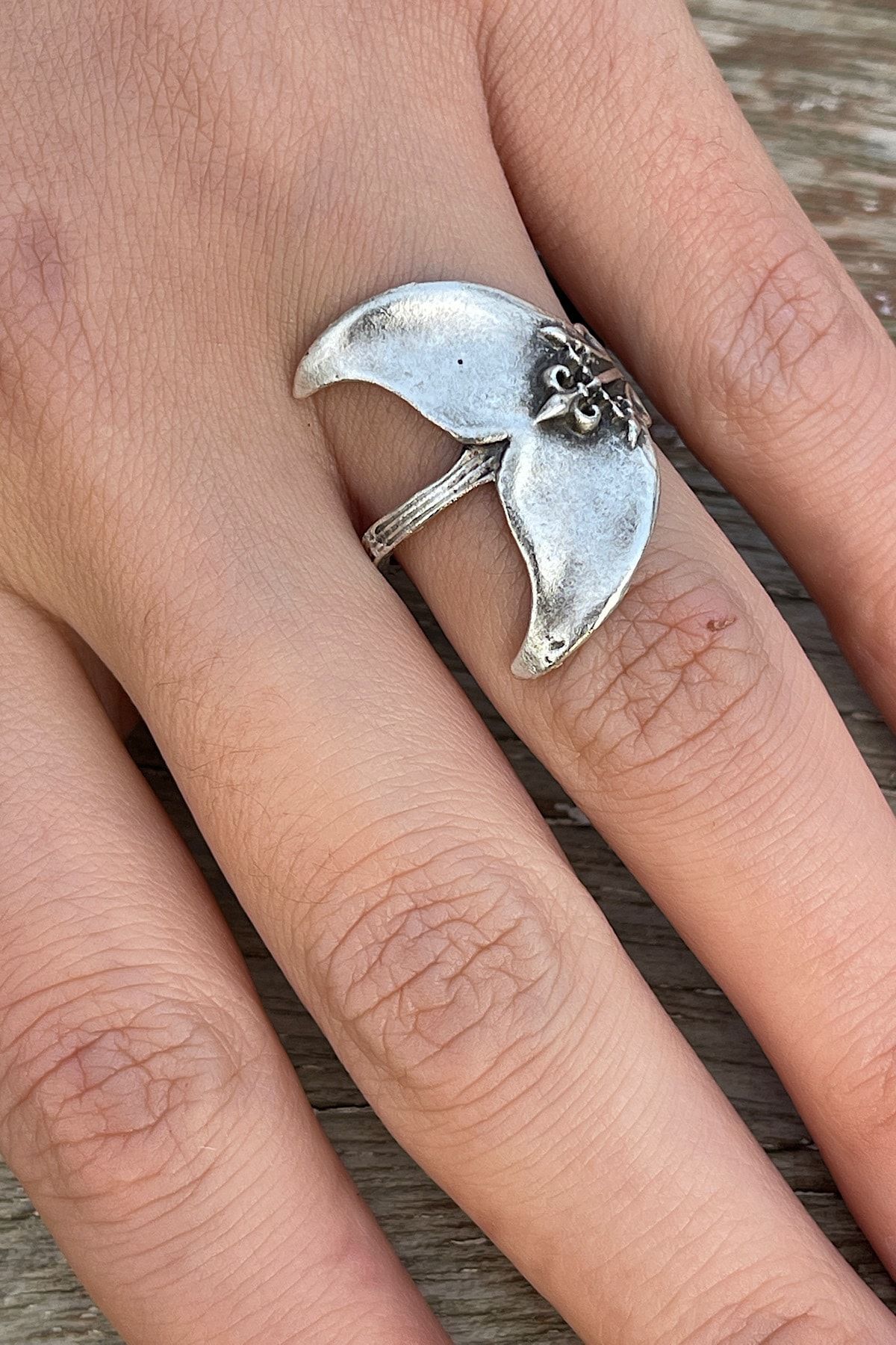 capo by ayta yama Adjustable Ring with Whale Tail Figure