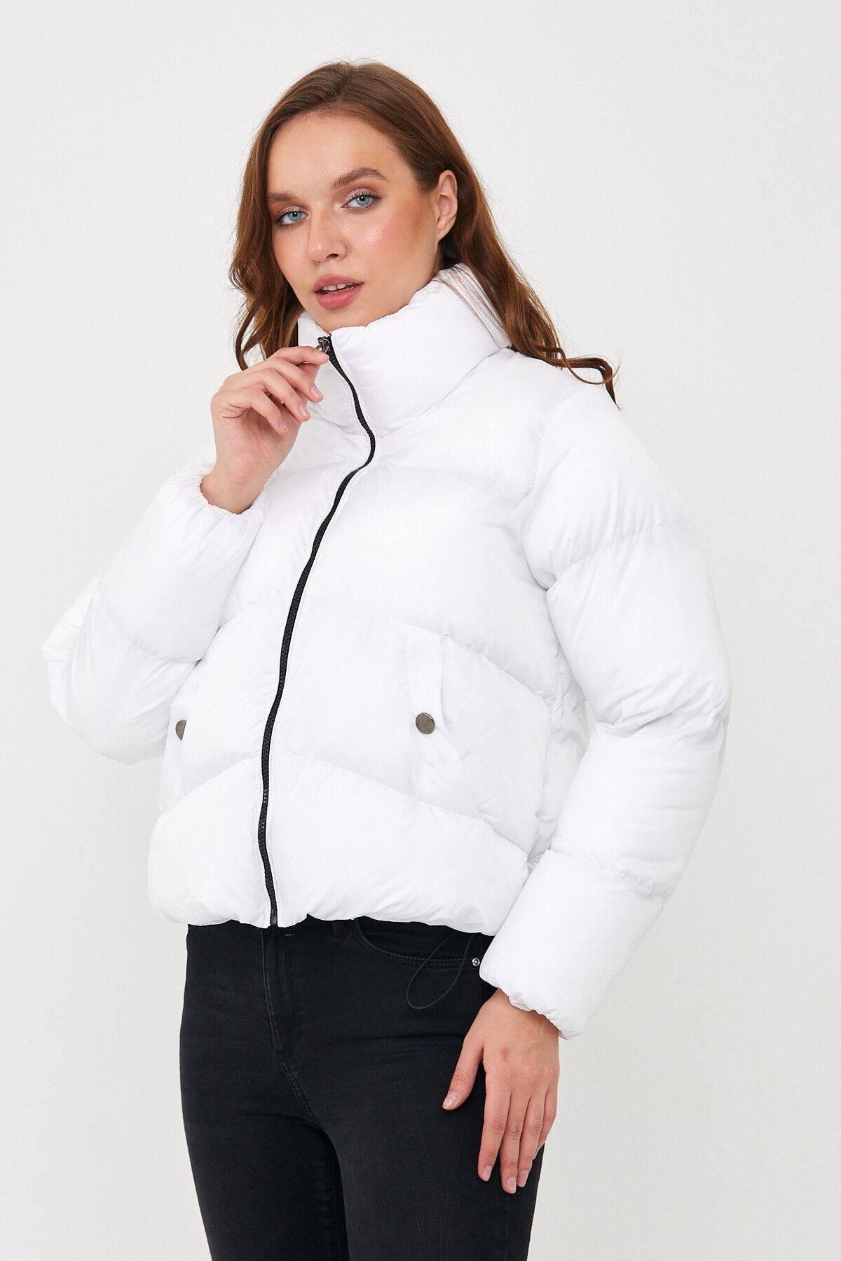 H and discount m white puffer
