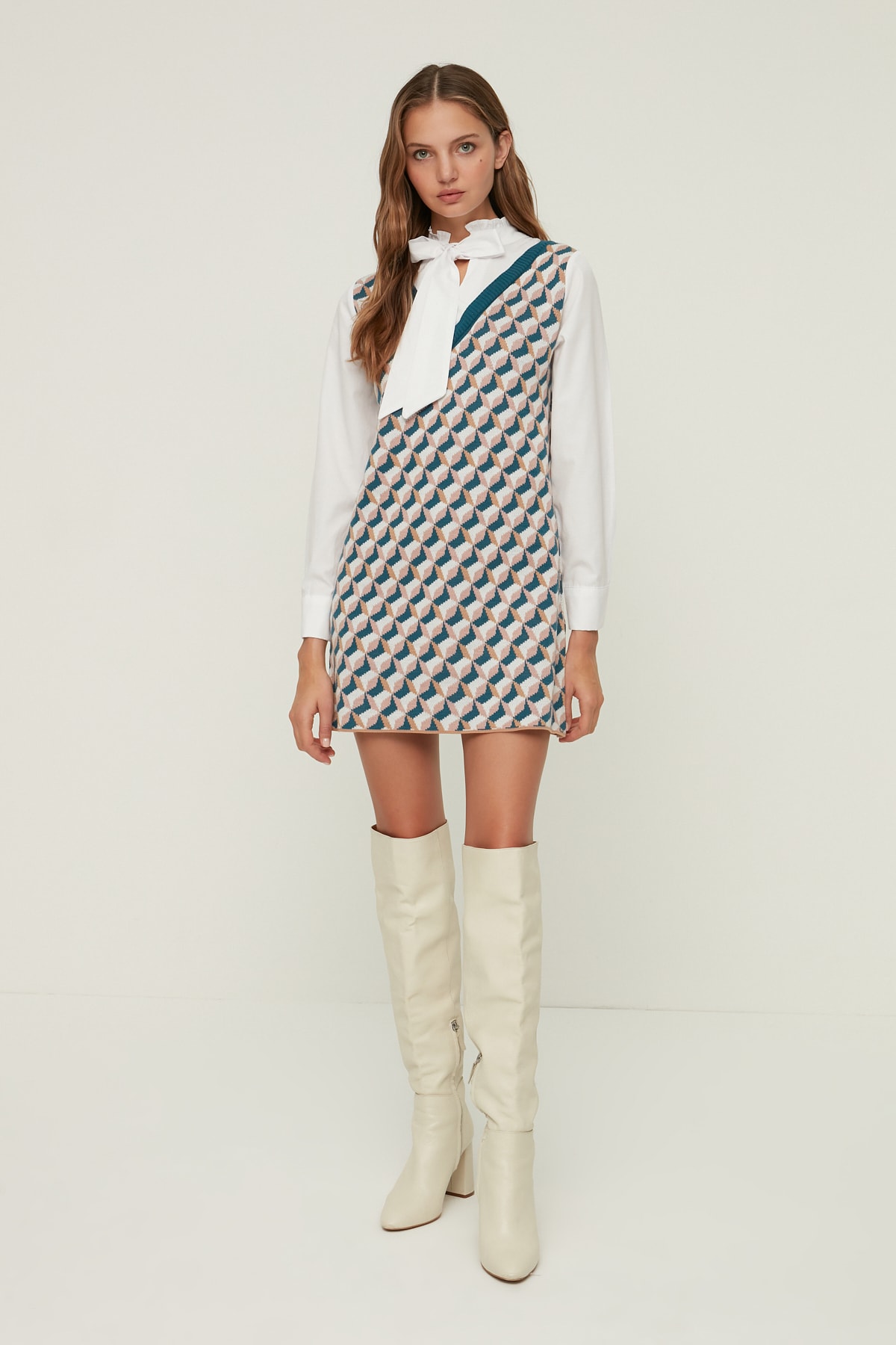 Trendyol Collection Granatowa mini sukienka z dzianiny z ozdobnym detalem TWOAW22SV0122