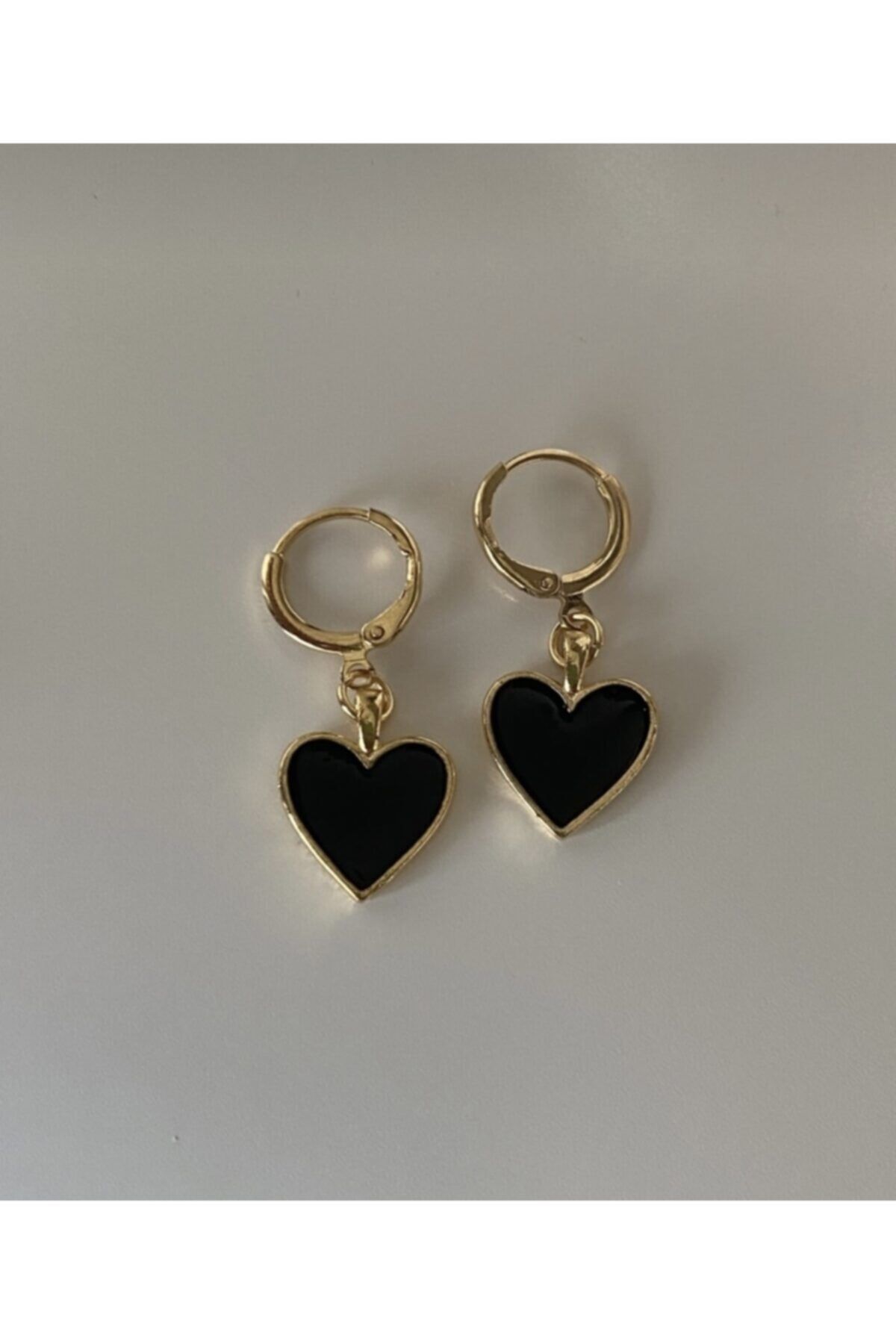 Gold heart earrings outlet