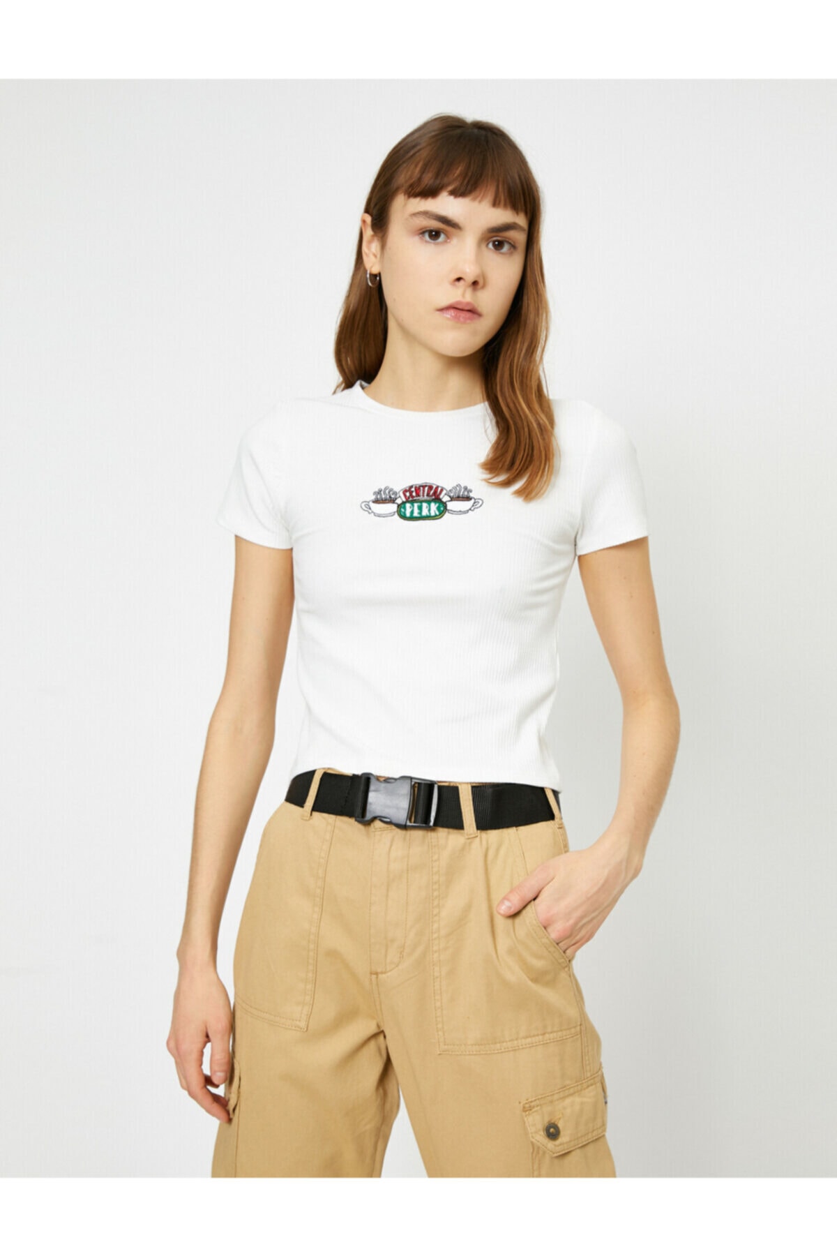 Koton T-Shirt Ecru Slim Fit Fast ausverkauft