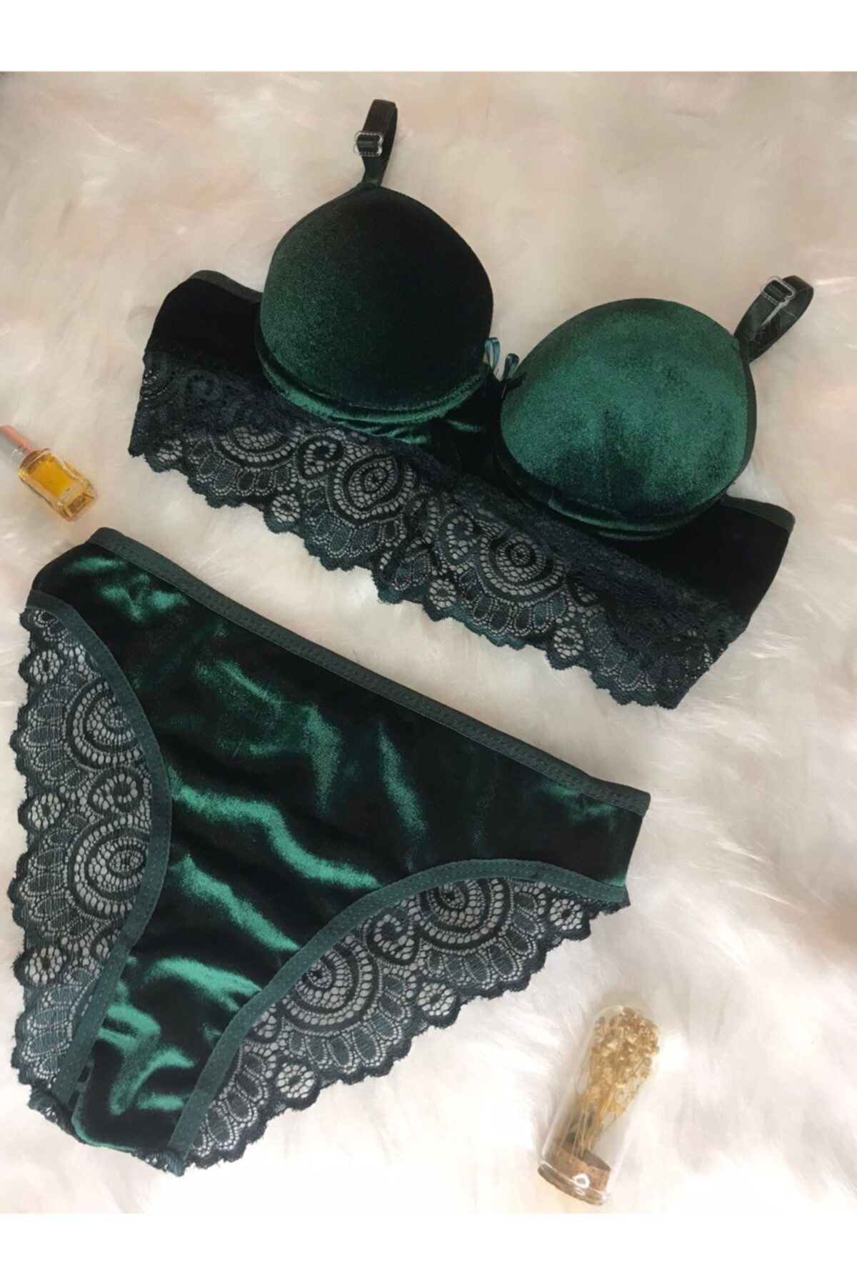 Bra Bucca Destekli Zümrüt Yeşili Kadife Balenli Dantelli Push-up Sütyen Külot Bralet Takımı