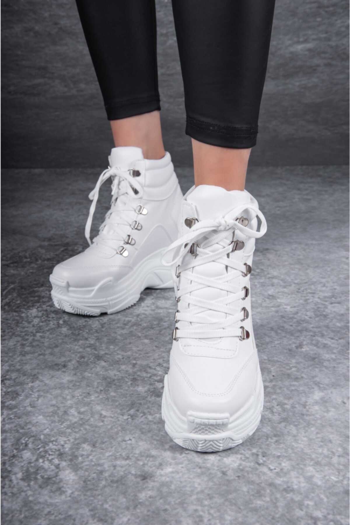 Tarz Topuklar Kadın Bağcıklı Beyaz Gizli Dolgu Topuklu Spor Ayakkabı SN10208