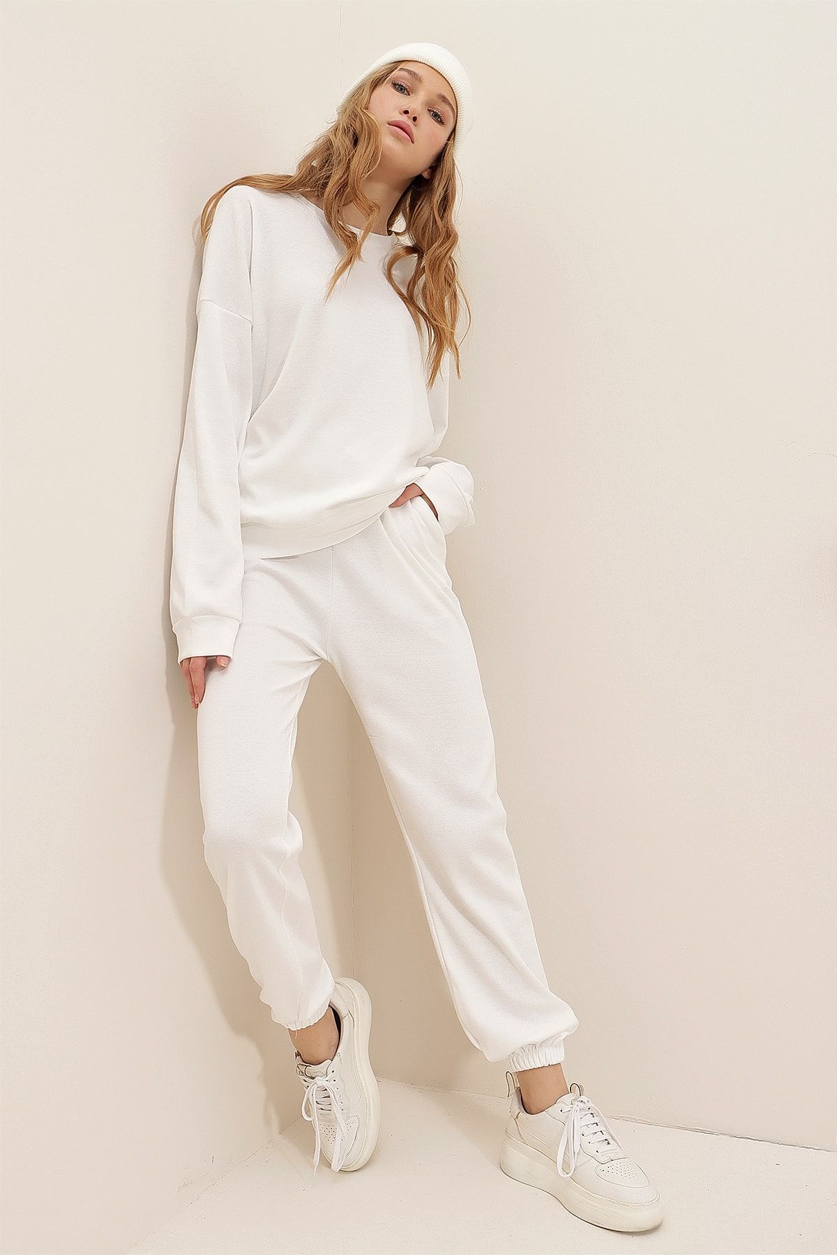 Womens white sweatsuit set best sale