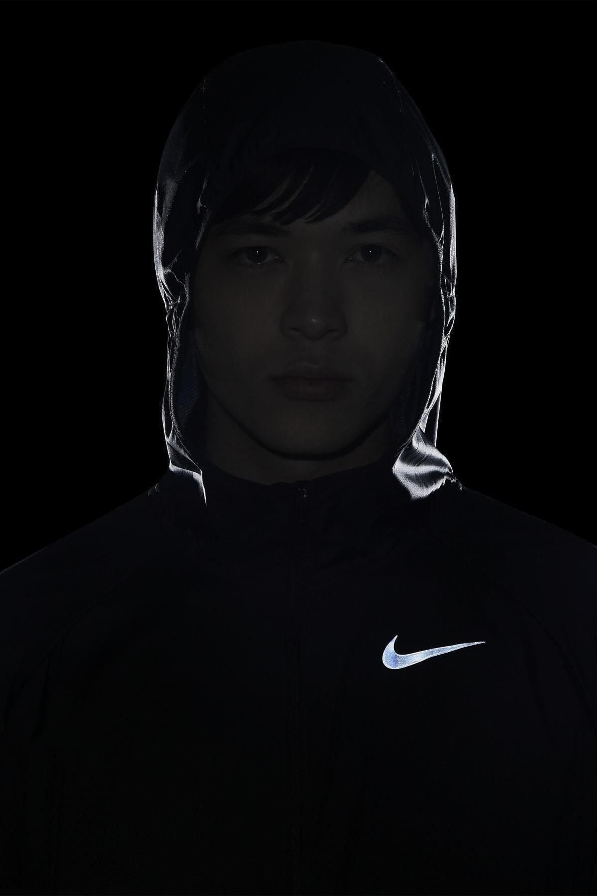 Men's hooded running 2024 jacket nike essential