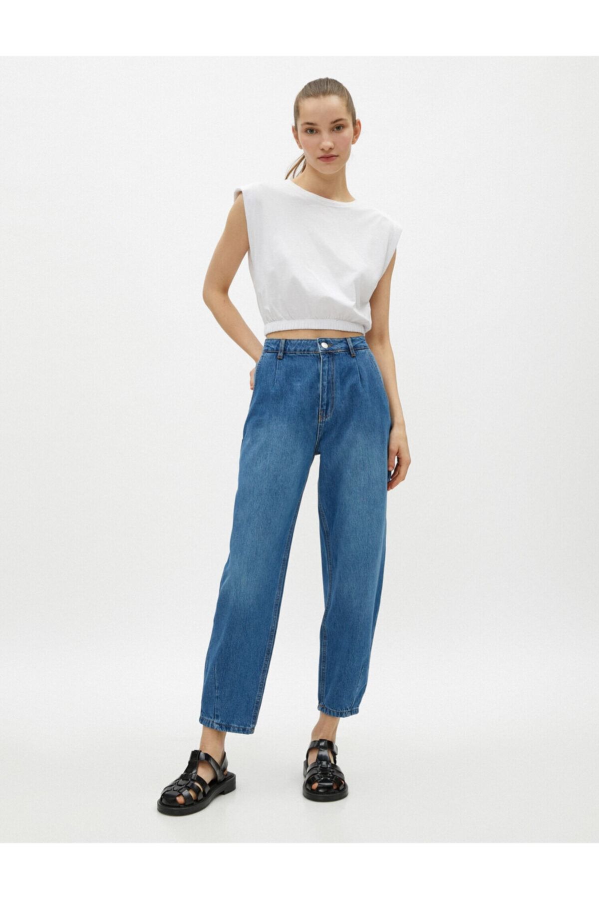 Koton Jeans Dunkelblau Straight Fast ausverkauft