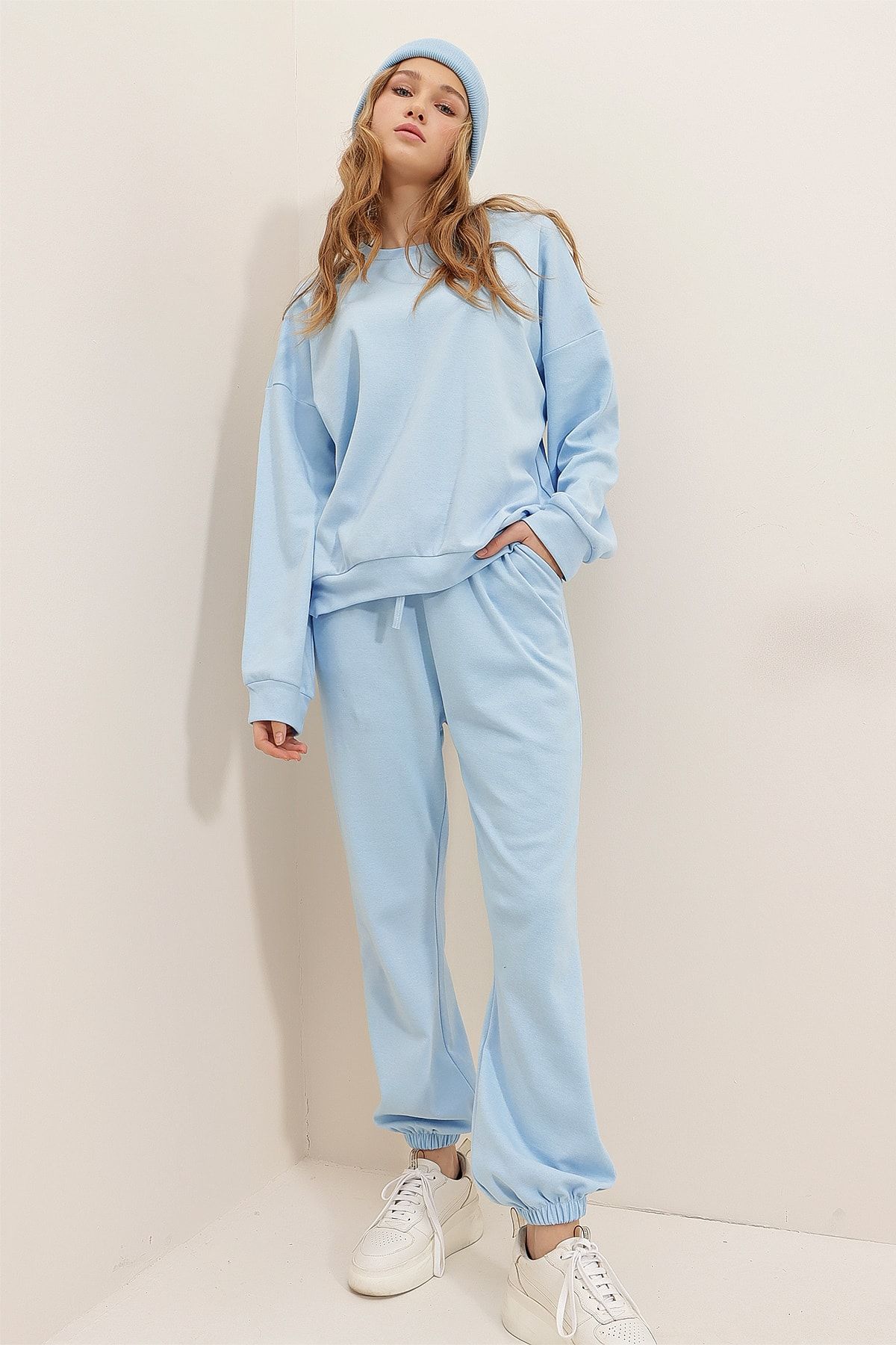 Trend Alaçatı Stili-Babyblaues Trainingsanzug-Set mit Rundhalsausschnitt, elastischer Taille und Beinabschluss mit zwei Fäden für Damen ALC-507-669-001 5
