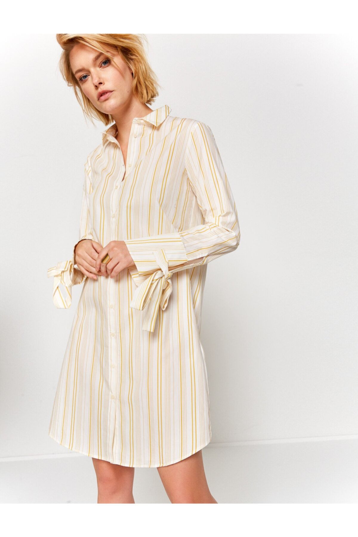 Koton-Gestreiftes Damenkleid 1