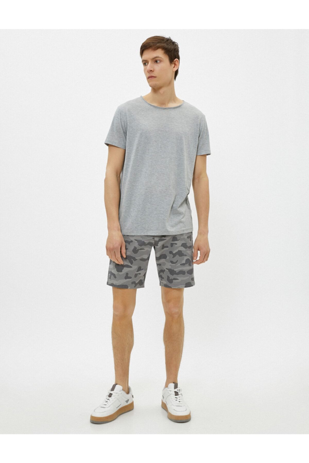 Koton Shorts Grau Mittlerer Bund Fast ausverkauft AR8056