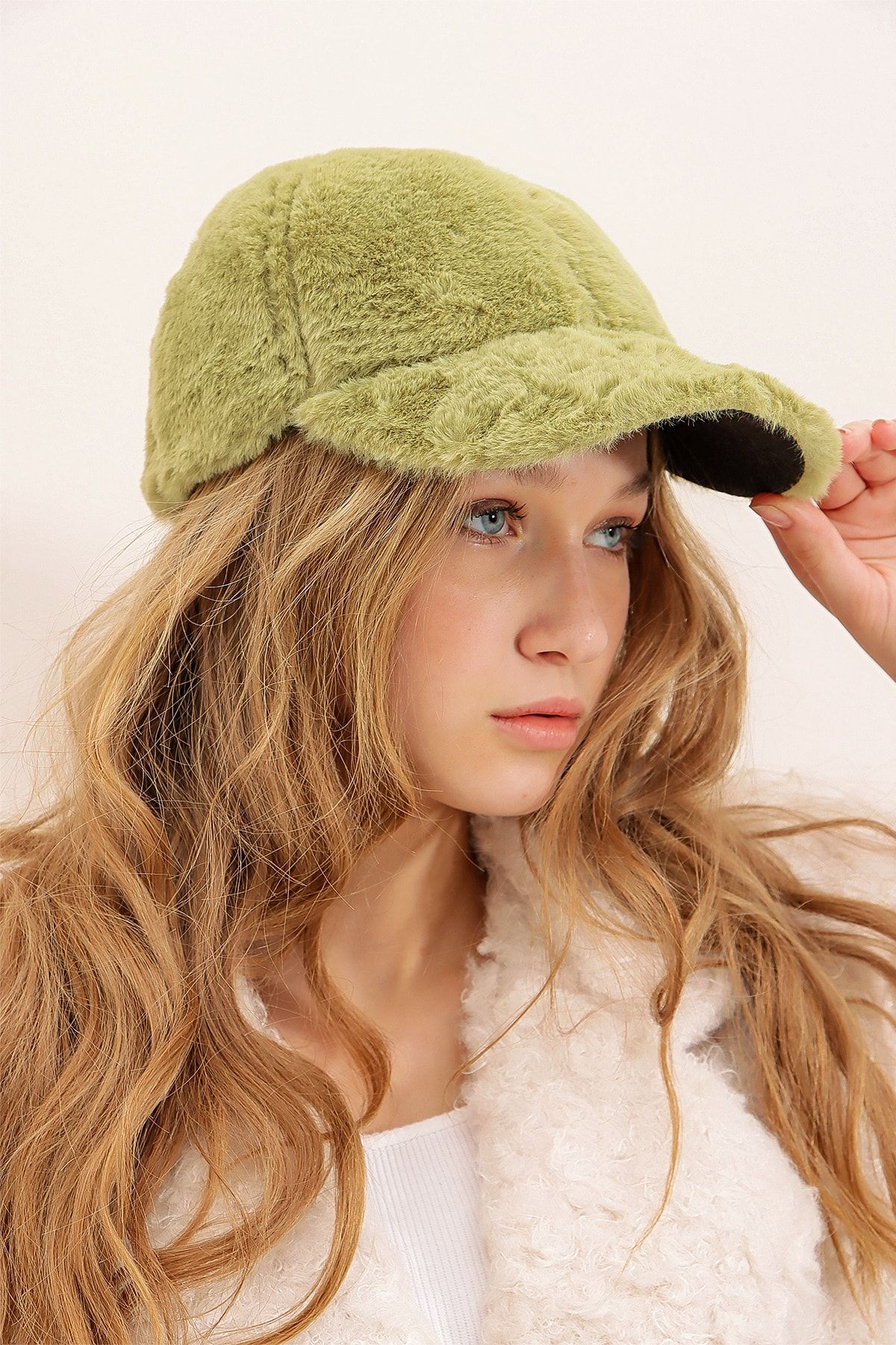 Green fur hat deals