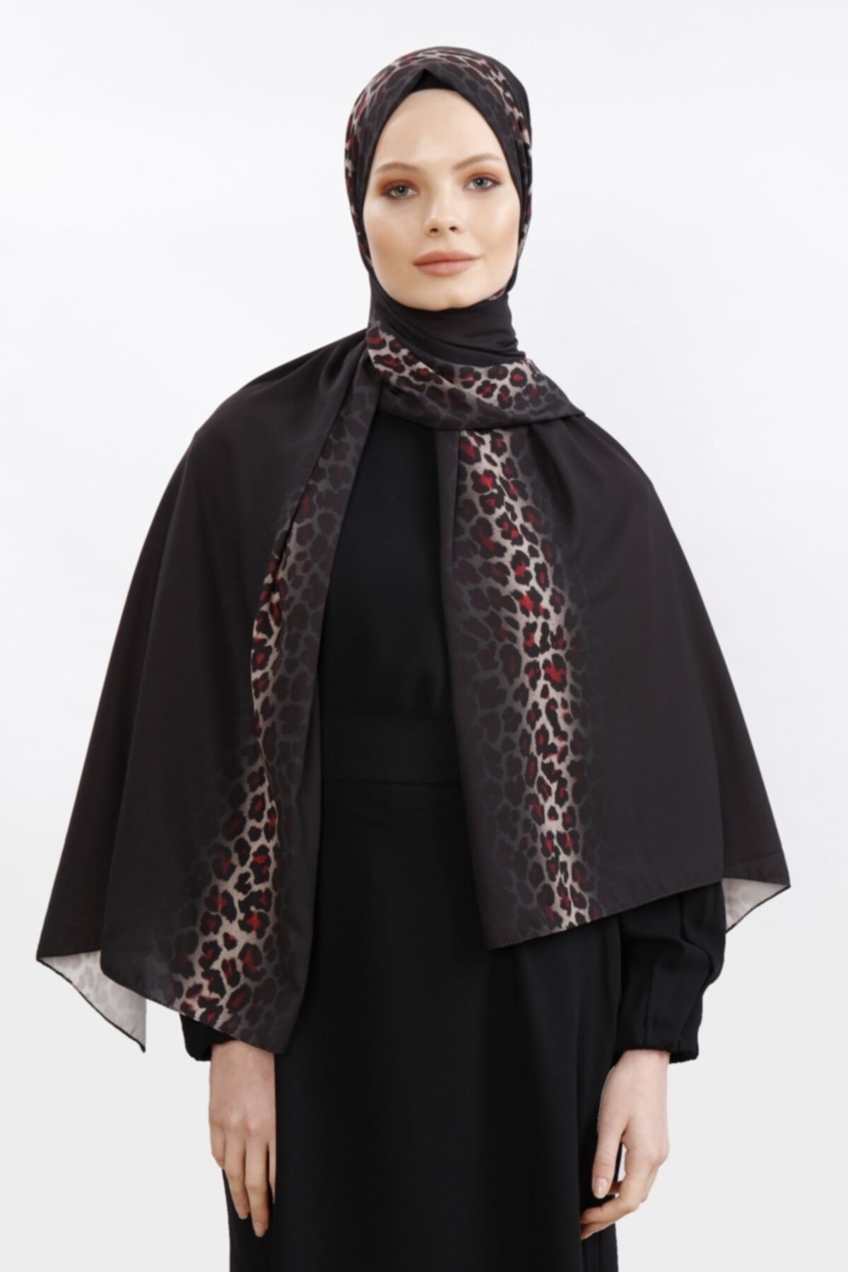 Differenza-Gradient Leopard Shawl - Black 3