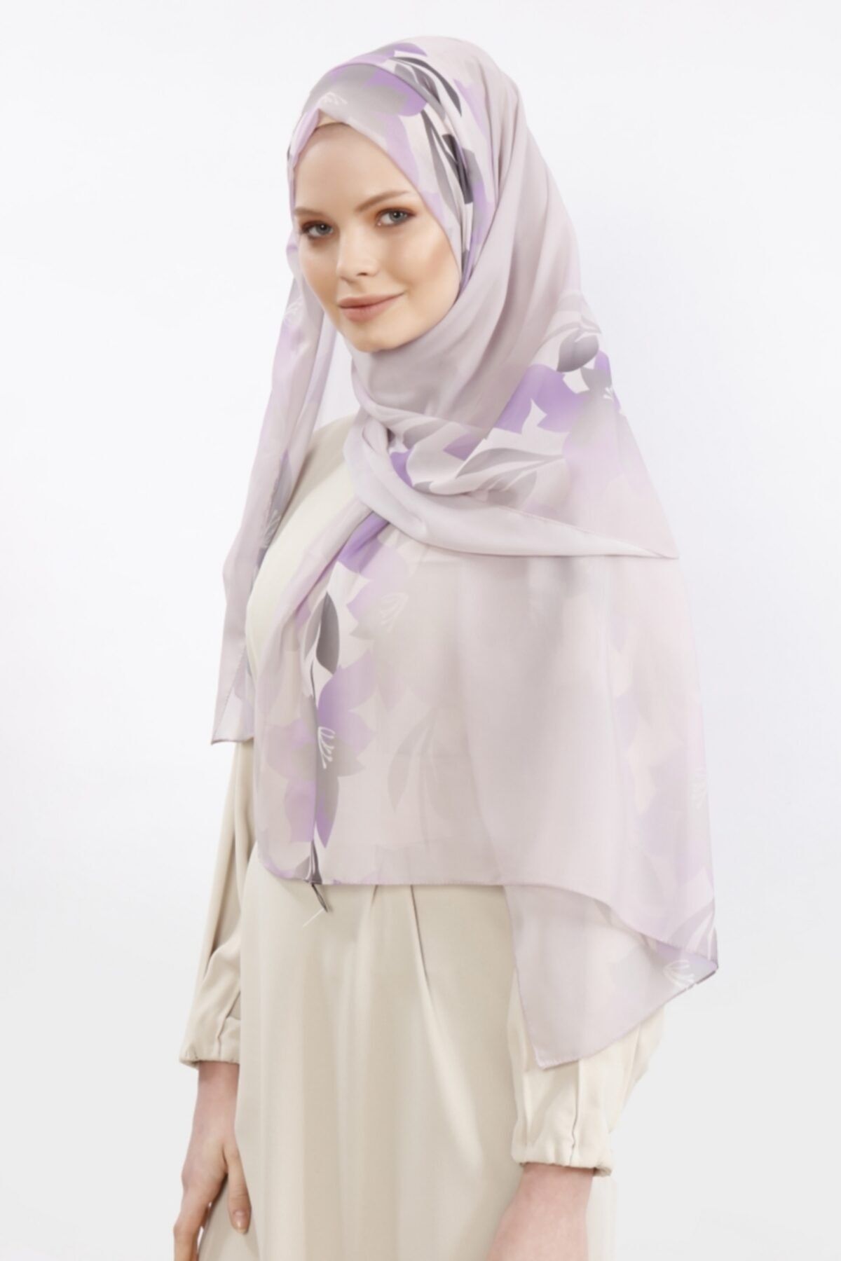 Differenza-Roseum Gradient Shawl Lilyum 2